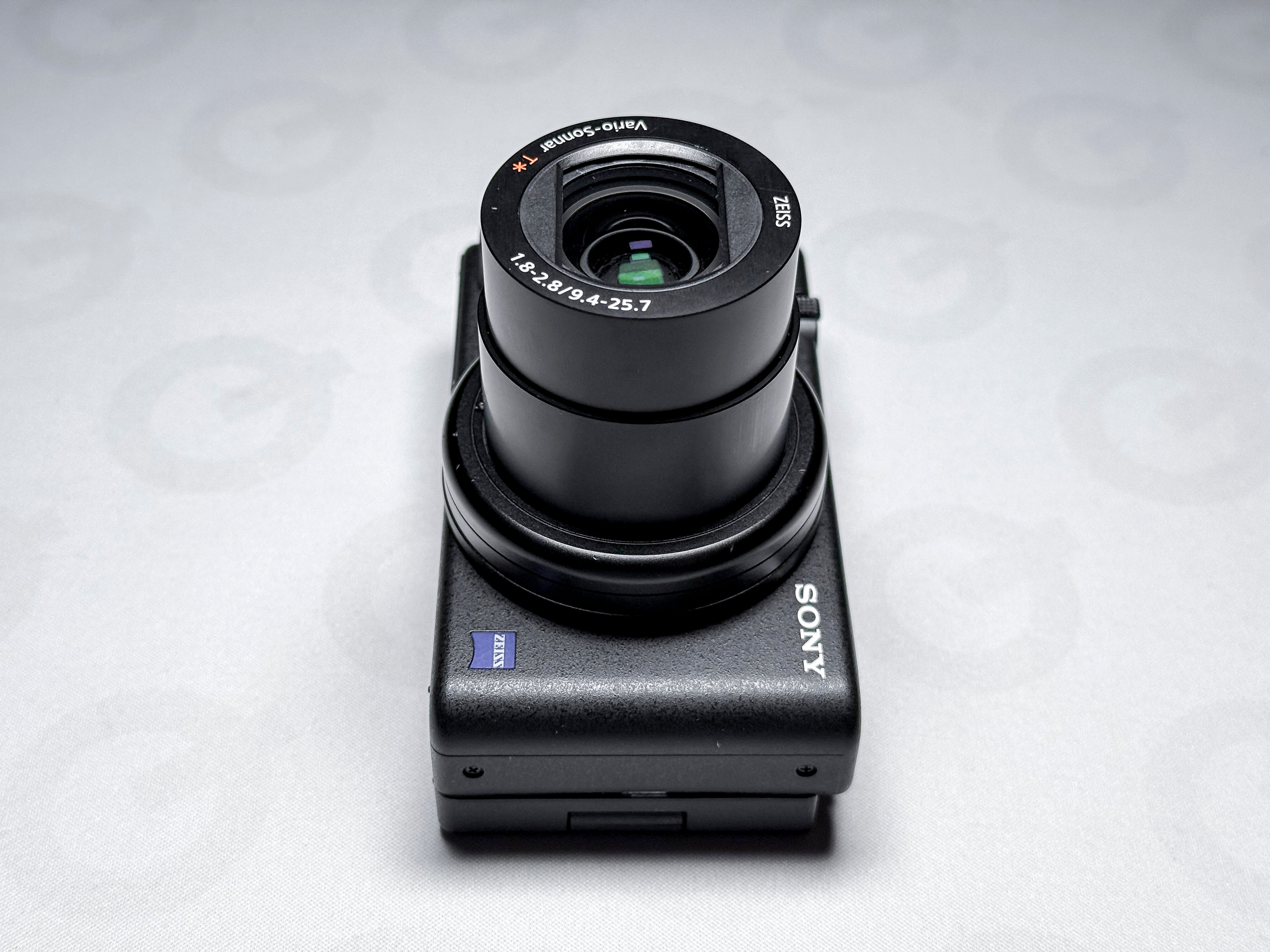 Sony ZV-1 Vlog Camera 1" Sensor 4K + Control Handle - Near Mint, Warranty