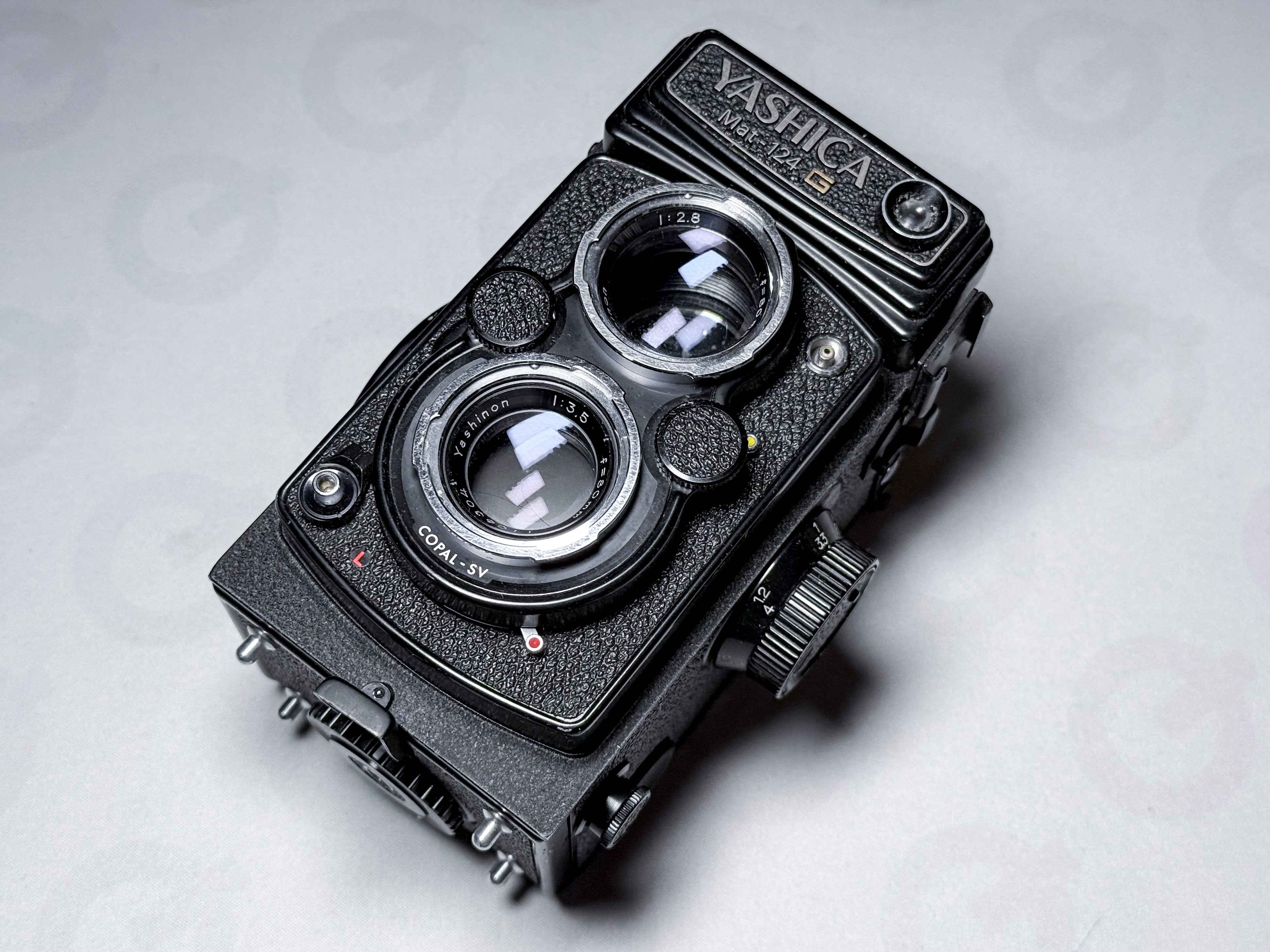 Yashica Mat-124g Fotocamera TLR a pellicola di medio formato 120 - Funzionante