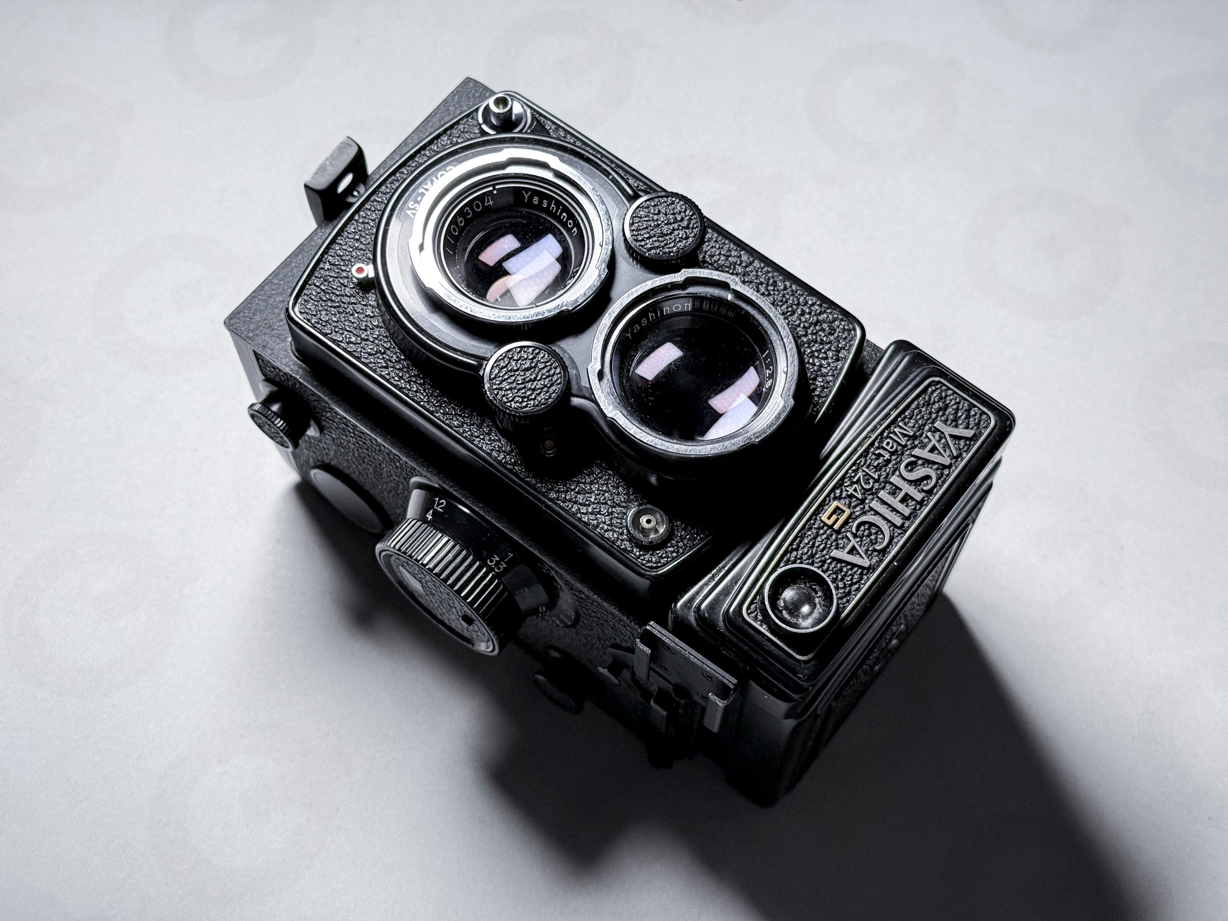 Yashica Mat-124g Fotocamera TLR a pellicola di medio formato 120 - Funzionante
