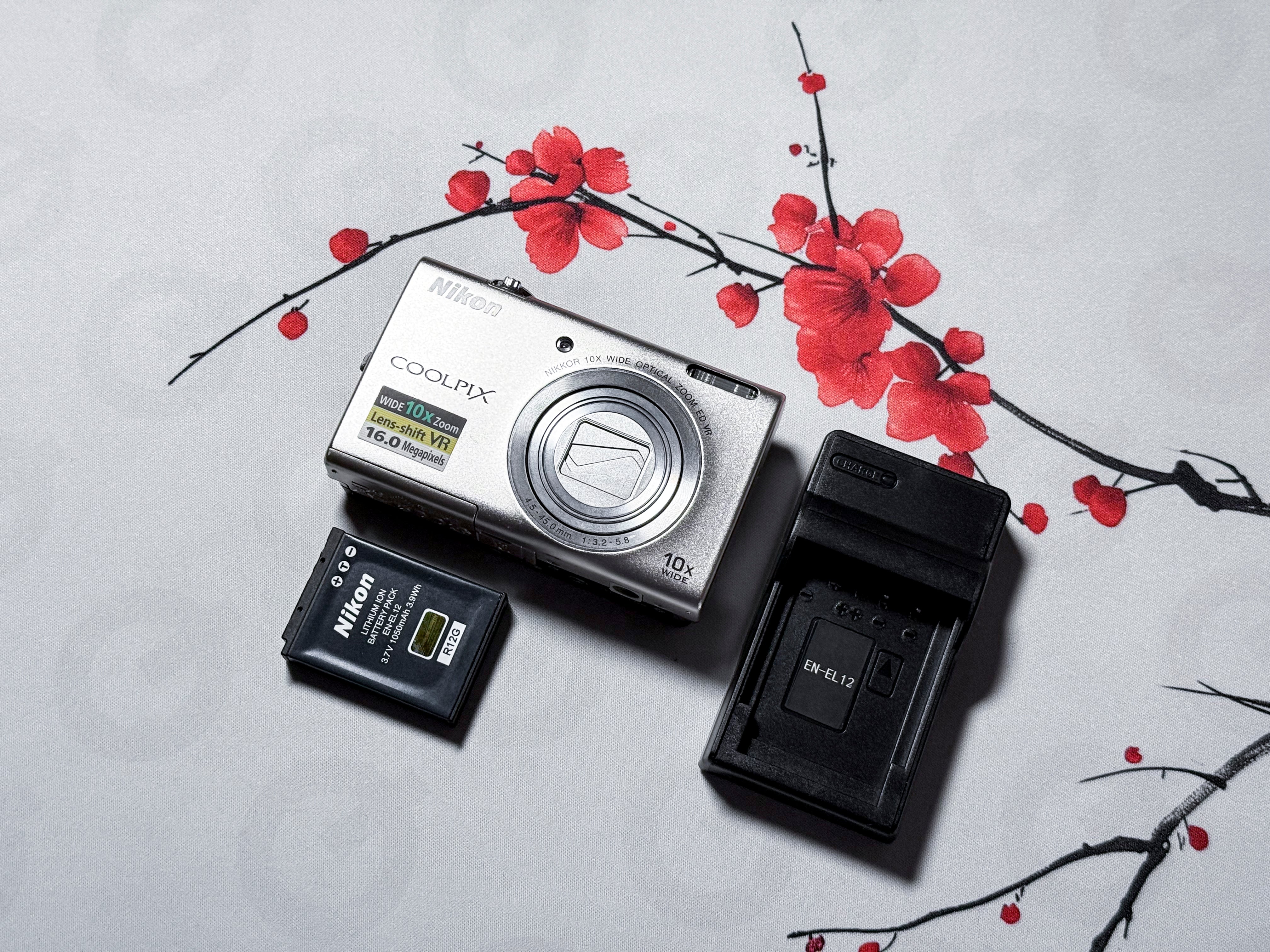 Nikon Coolpix S6200 10x Zoom Compact Camera - Warranty, Mint, Perfectly Working