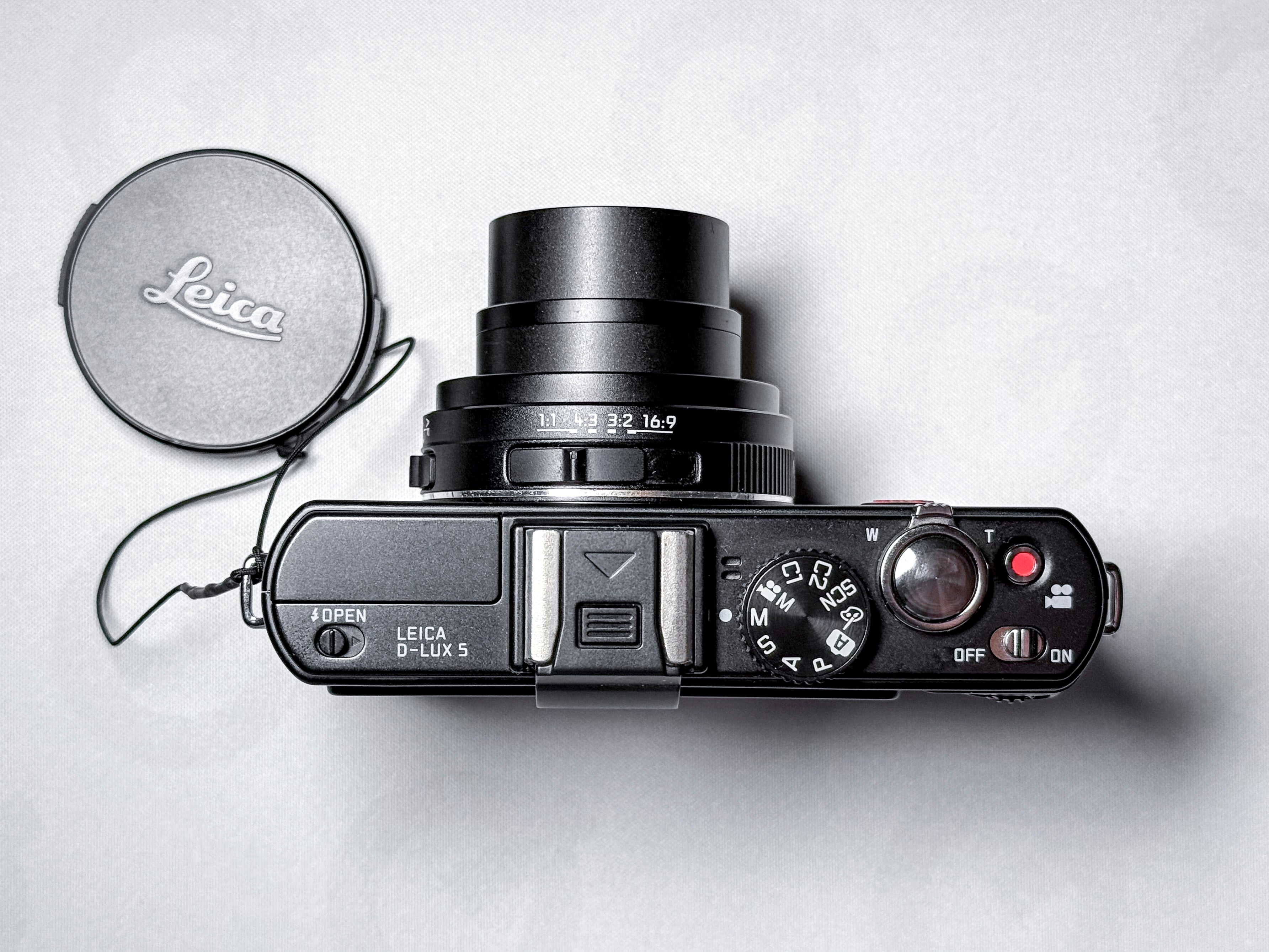 Leica D-Lux 5 CCD Compact Camera Summicron Lens - Warranty, Near Mint DLUX