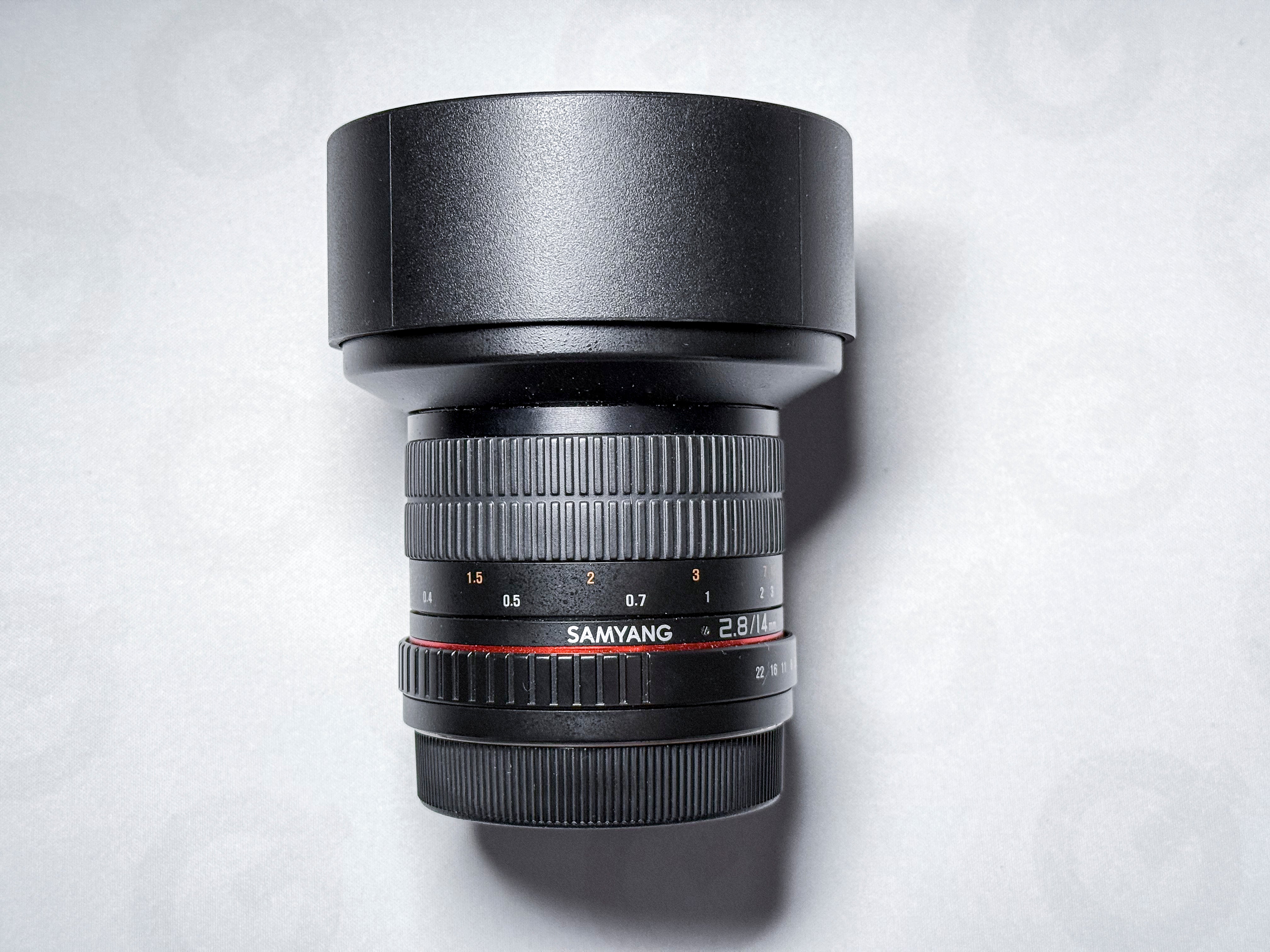 Samyang 14mm f/2.8 Ultra-wideangle lens for Canon EF EOS - Mint, Warranty
