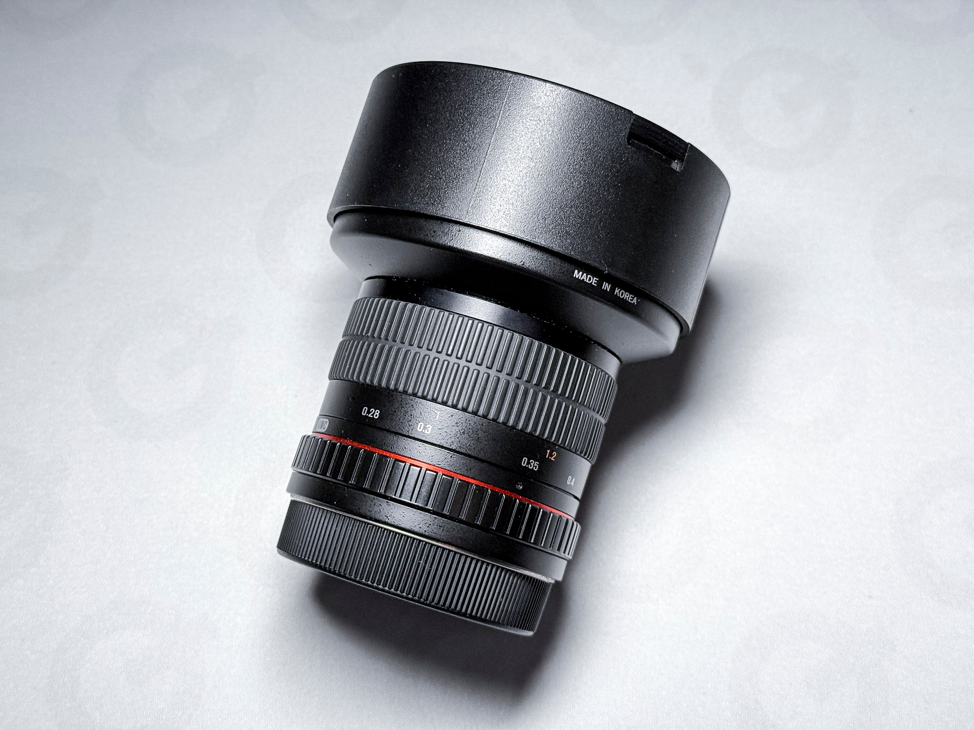 Samyang 14mm f/2.8 Ultra-wideangle lens for Canon EF EOS - Mint, Warranty