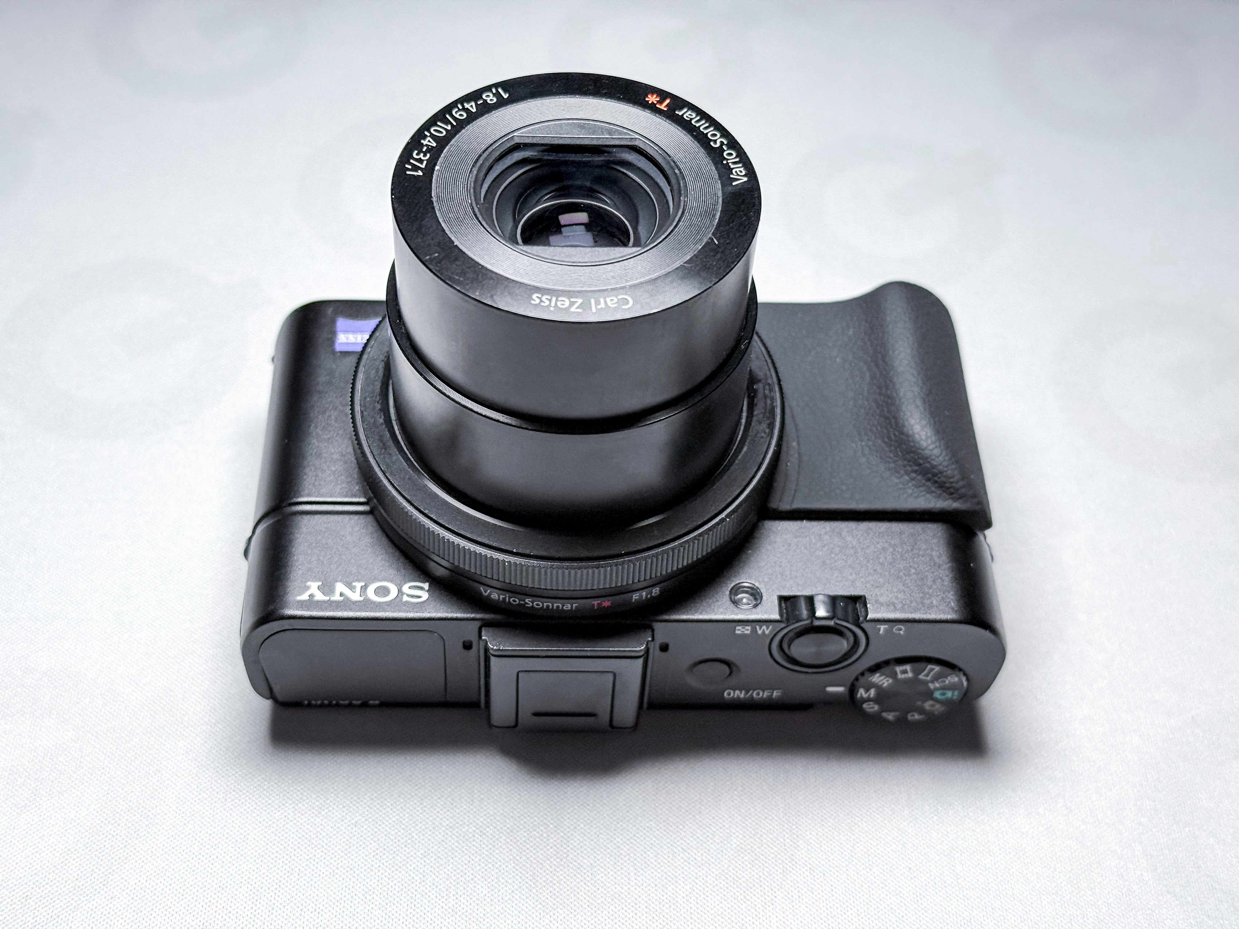 Sony RX100 II (Mark 2) Digital Camera - Near Mint, with Warranty DSC-RX100II