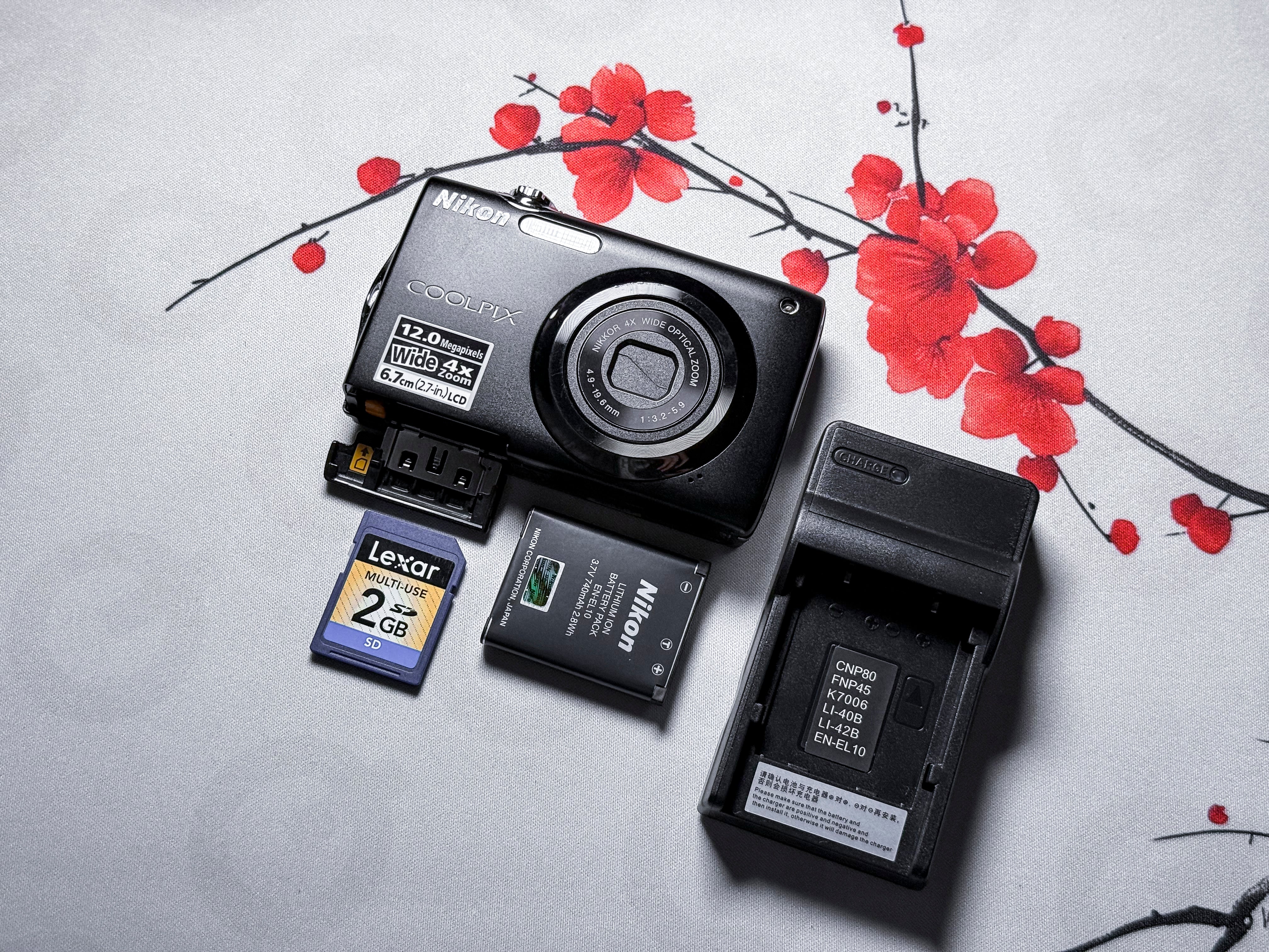 Nikon Coolpix S3000 CCD Compact Camera - Garanzia, Eccellente, Perfettamente Funzionante