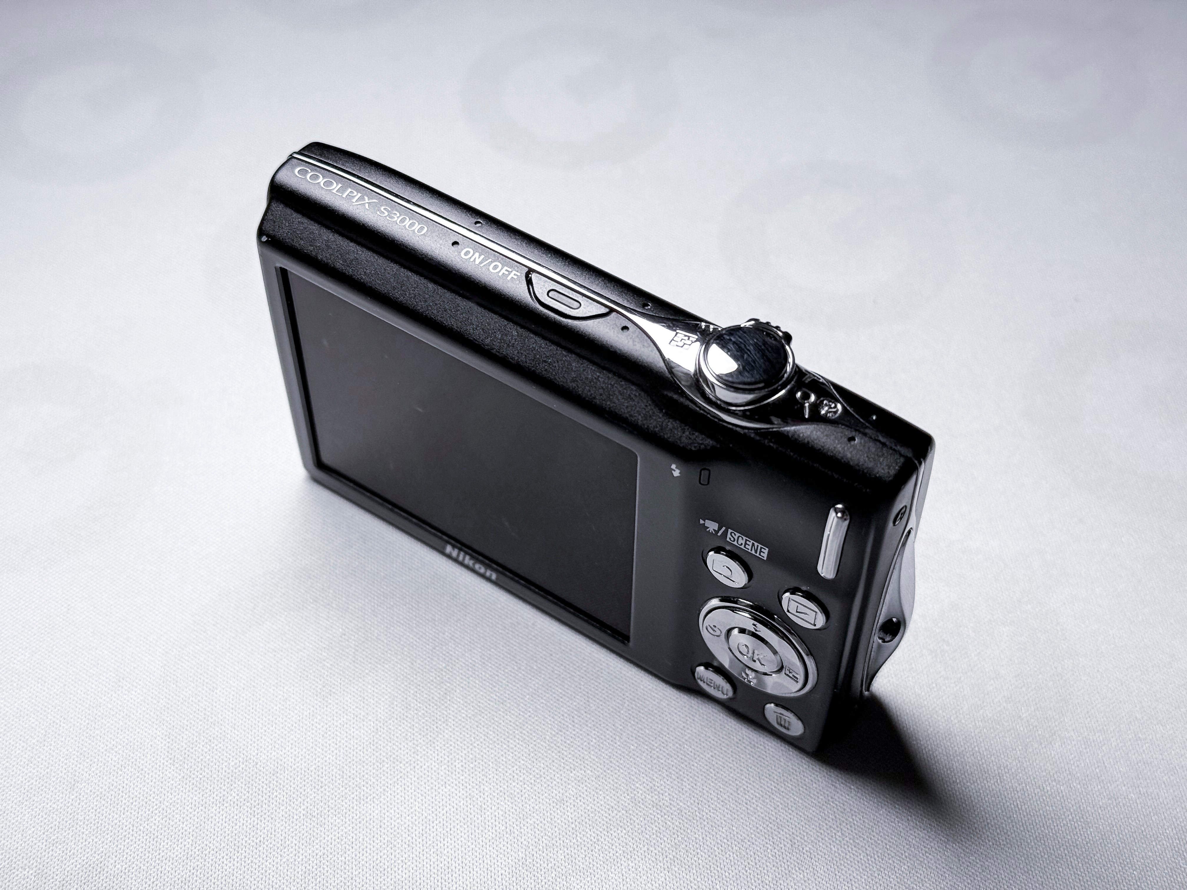 Nikon Coolpix S3000 CCD Compact Camera - Garanzia, Eccellente, Perfettamente Funzionante