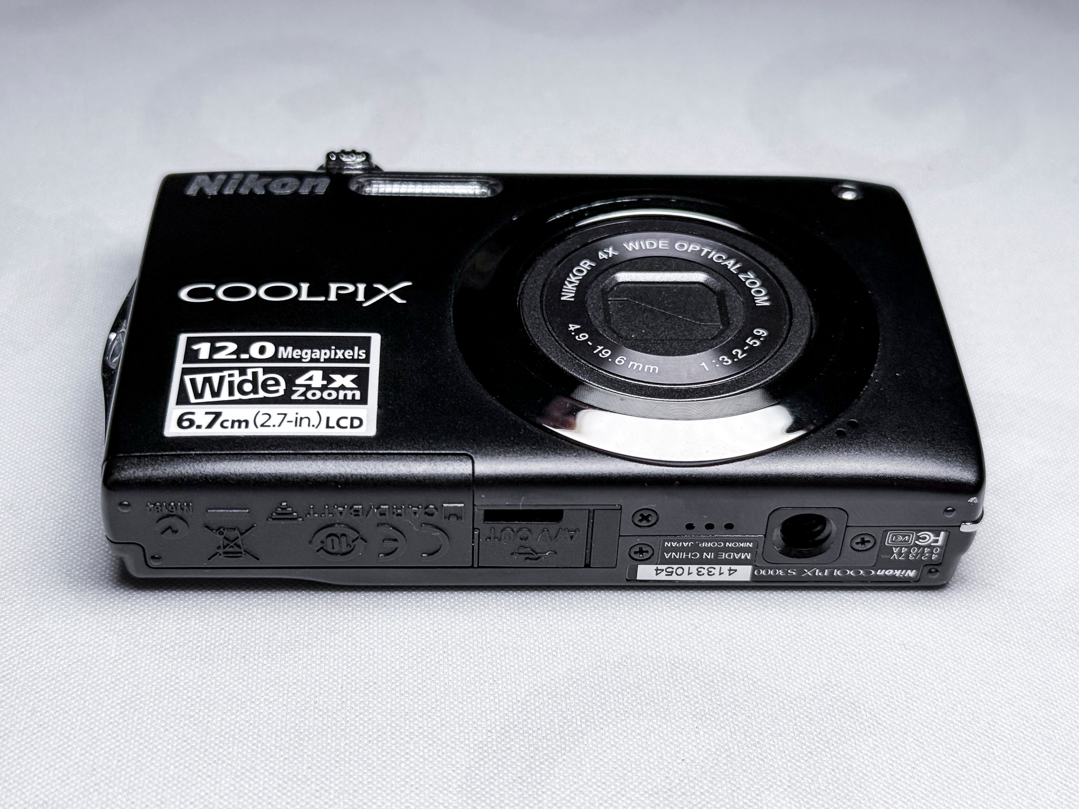 Nikon Coolpix S3000 CCD Compact Camera - Garanzia, Eccellente, Perfettamente Funzionante