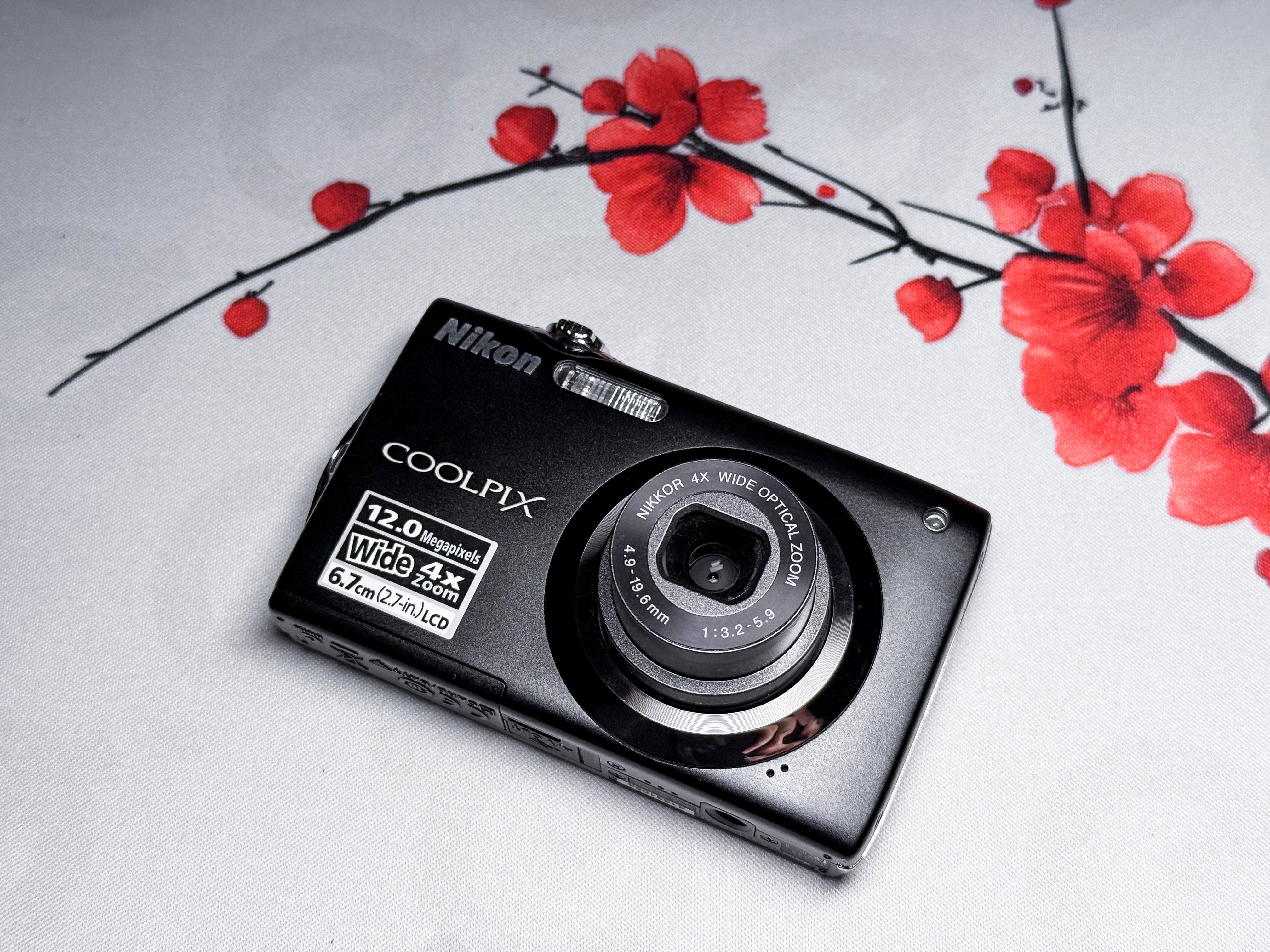 Nikon Coolpix S3000 CCD Compact Camera - Garanzia, Eccellente, Perfettamente Funzionante