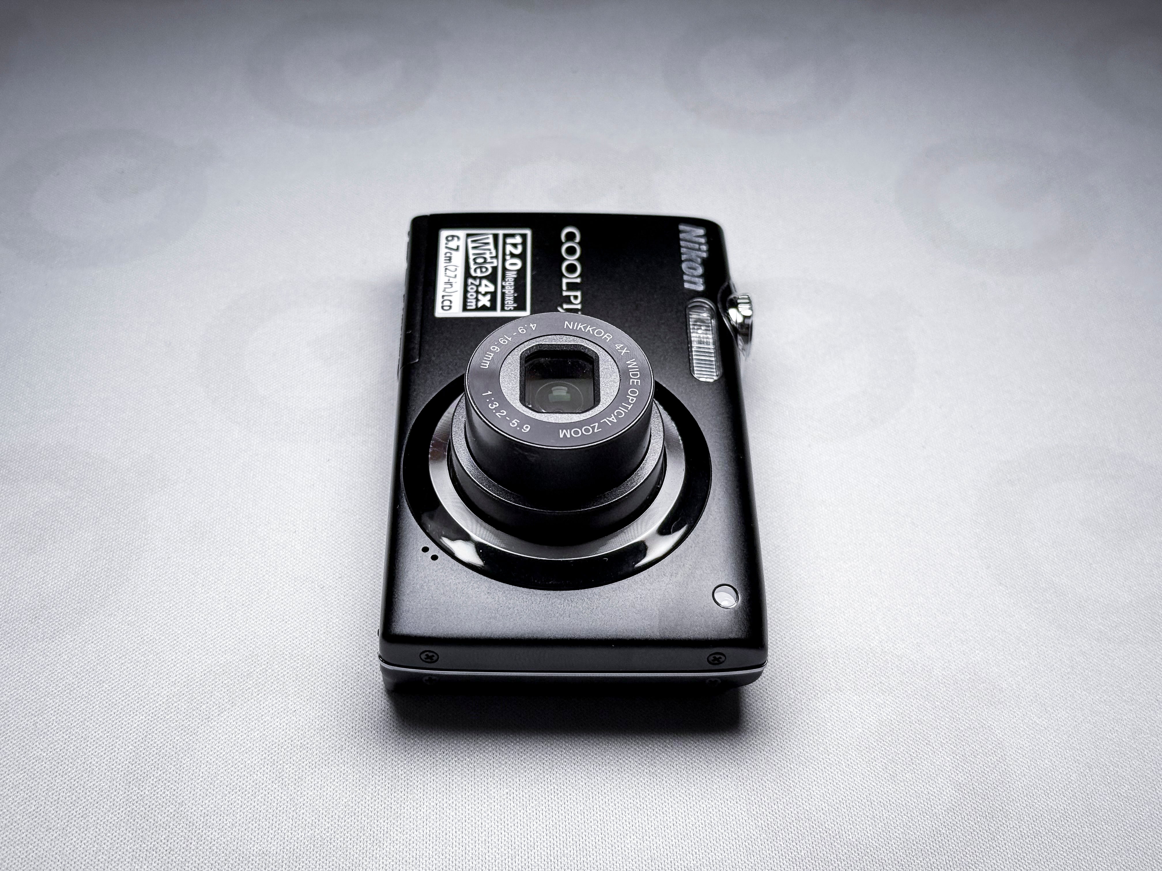 Nikon Coolpix S3000 CCD Compact Camera - Garanzia, Eccellente, Perfettamente Funzionante
