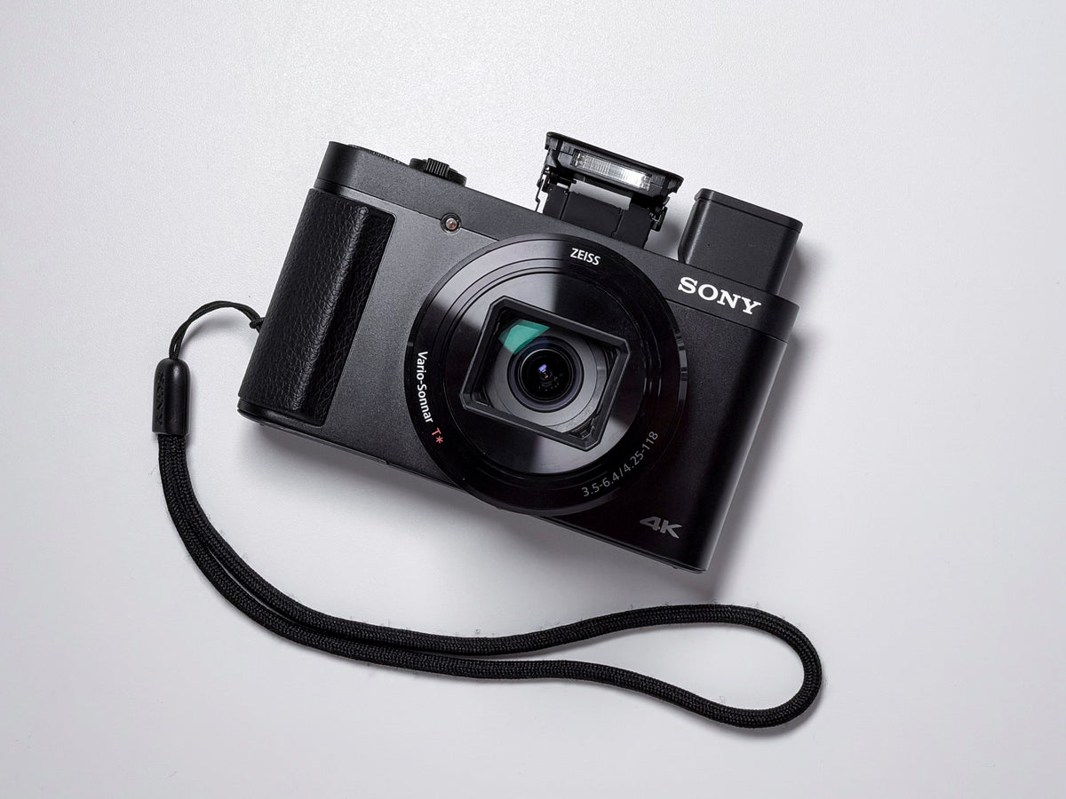 Sony HX95 Cyber-shot 18.2 Mpx 4K - 1 Year Warranty, Near Mint HX-95 (HX99)