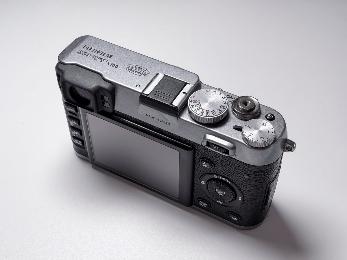 Fujifilm X100 Hybrid Viewfinder Compact Camera Fuji - Perfectly Working, Read
