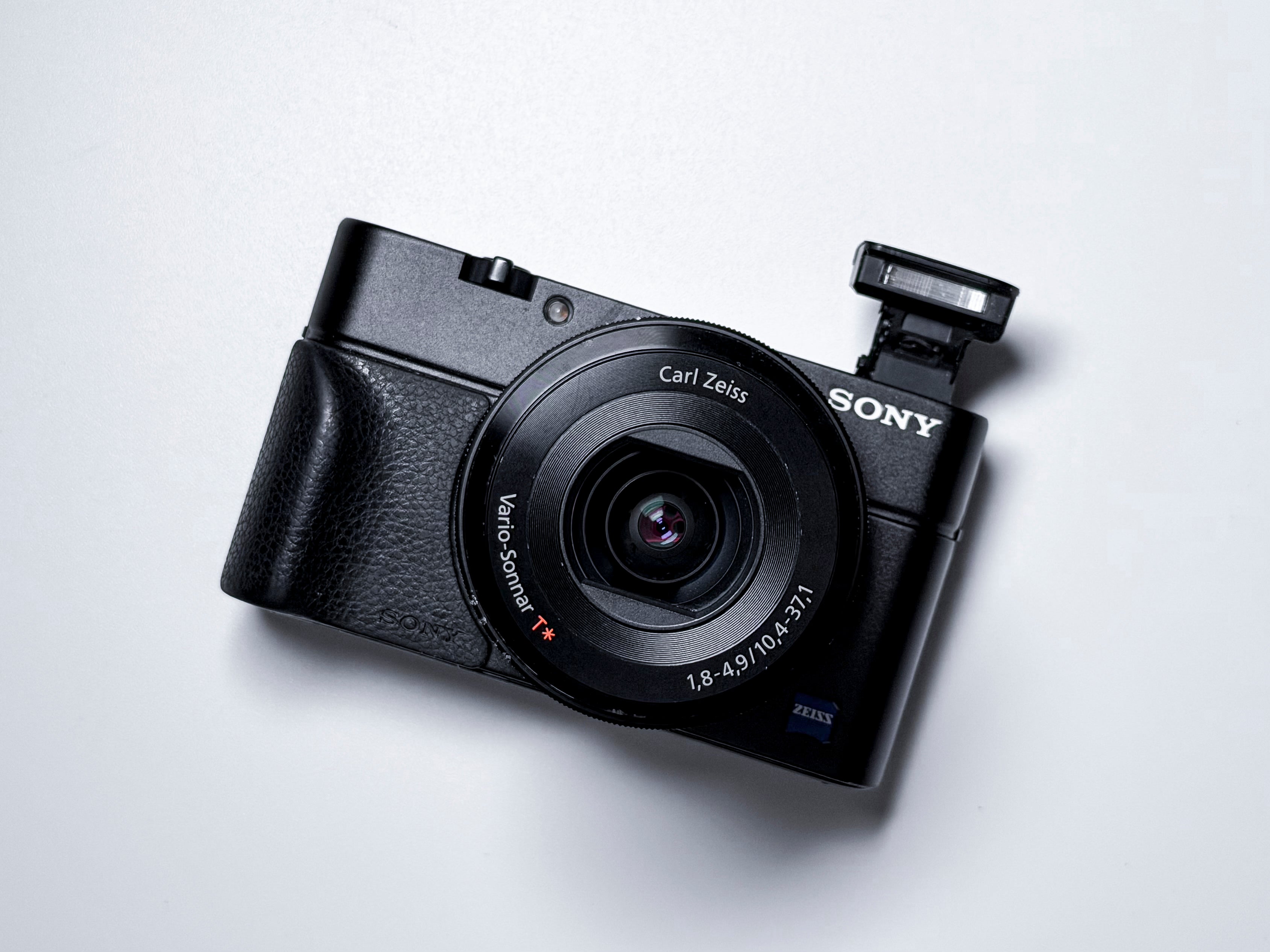 Sony RX100 Cyber-shot Digital Camera 20.2 Mpx - 1 Year Warranty RX 100 RX-100