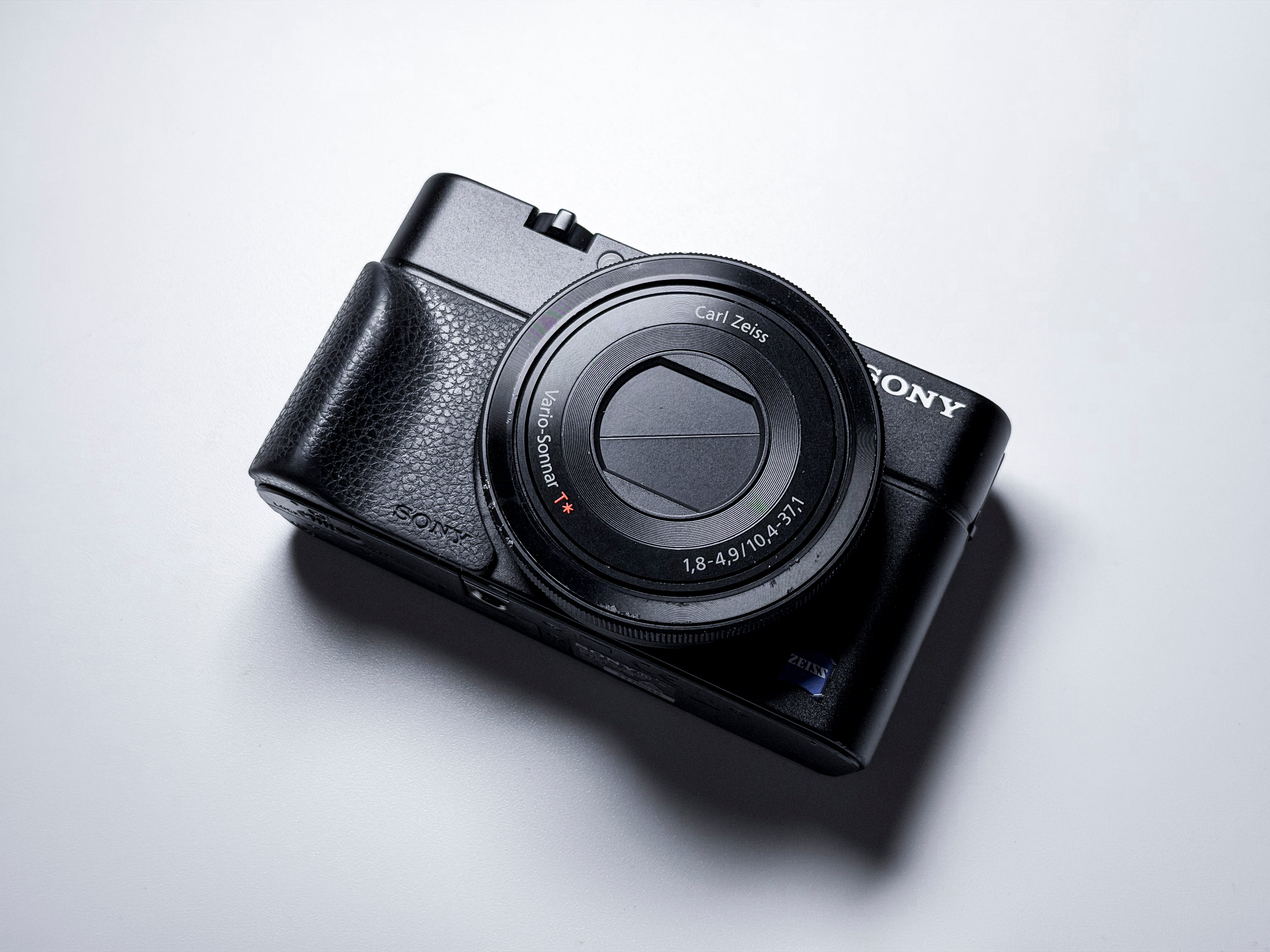 Sony RX100 Cyber-shot Digital Camera 20.2 Mpx - 1 Year Warranty RX 100 RX-100