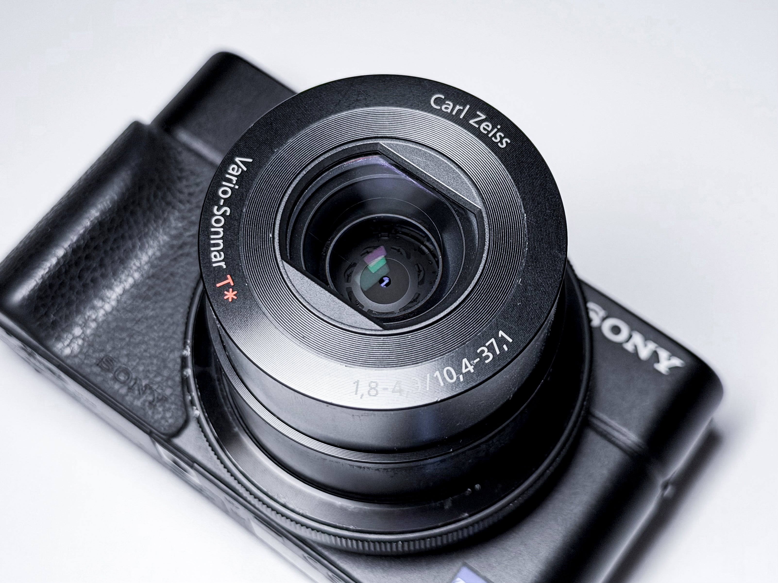 Sony RX100 Cyber-shot Digital Camera 20.2 Mpx - 1 Year Warranty RX 100 RX-100
