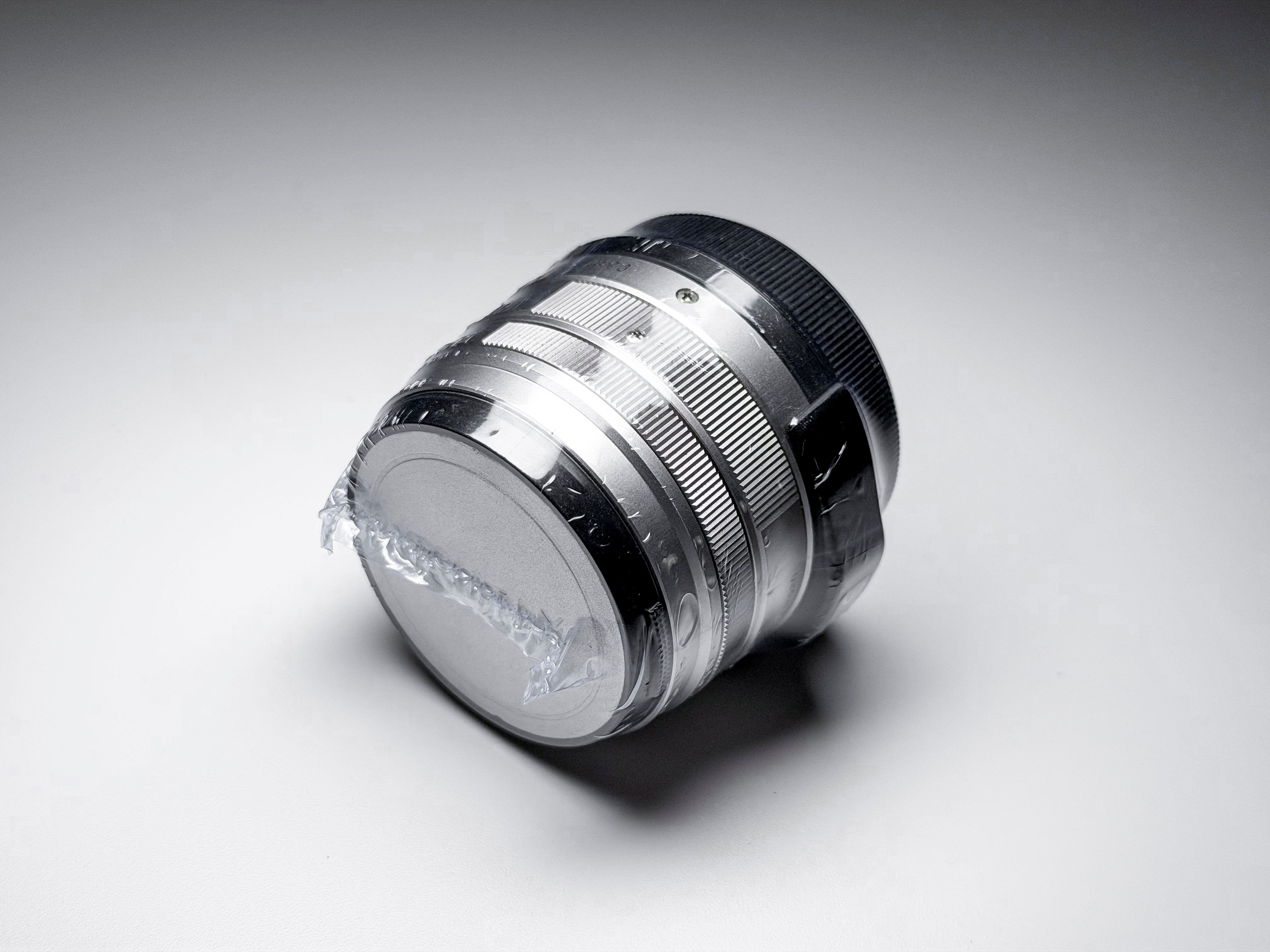 Contax G 45mm f/2.0 Carl Zeiss Planar T- Near Mint, 1 Year Warranty