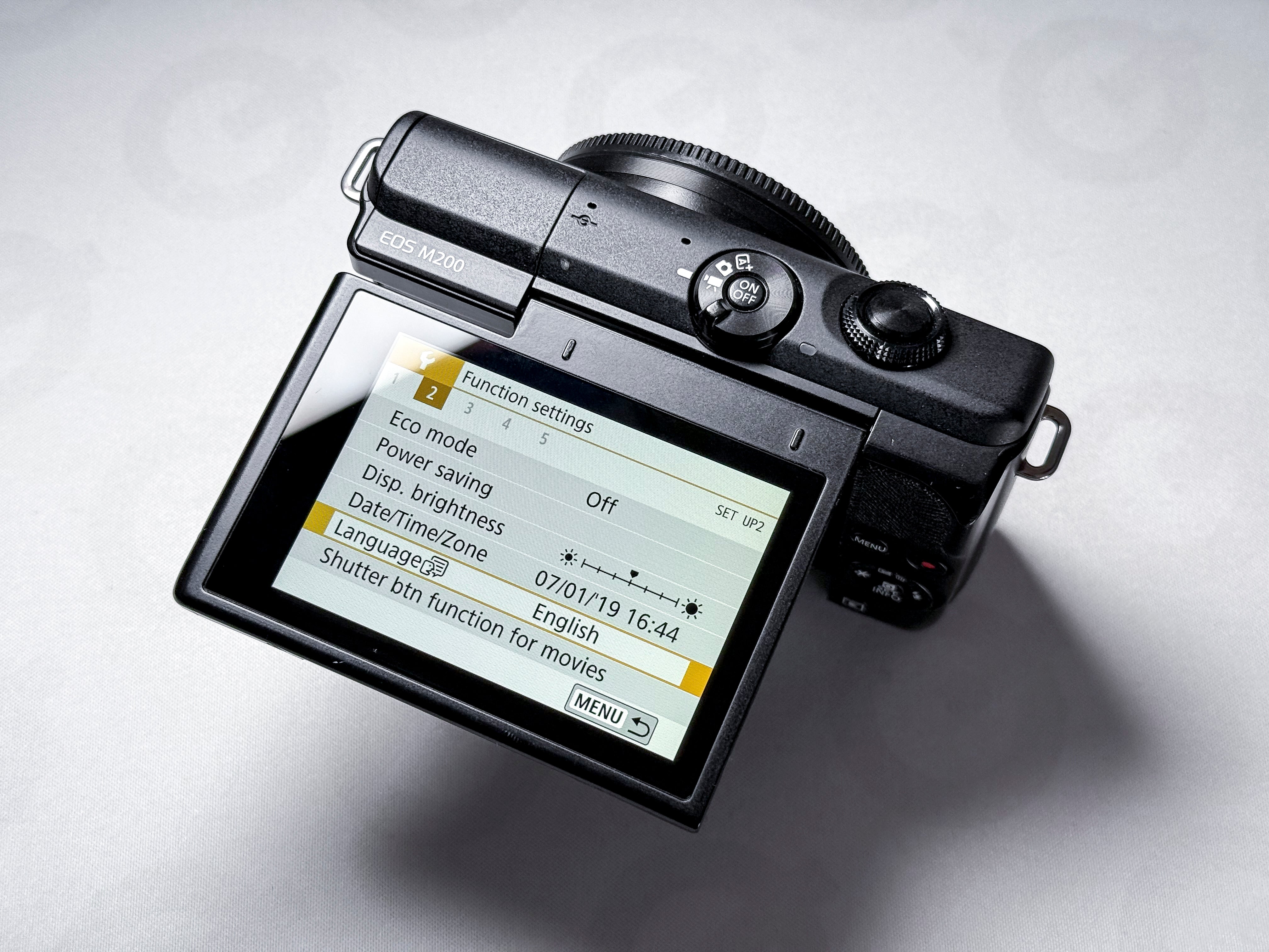 Canon EOS M200 + 15-45mm - Fotocamera Mirrorless EF-M 4K - Garanzia, Quasi perfetta