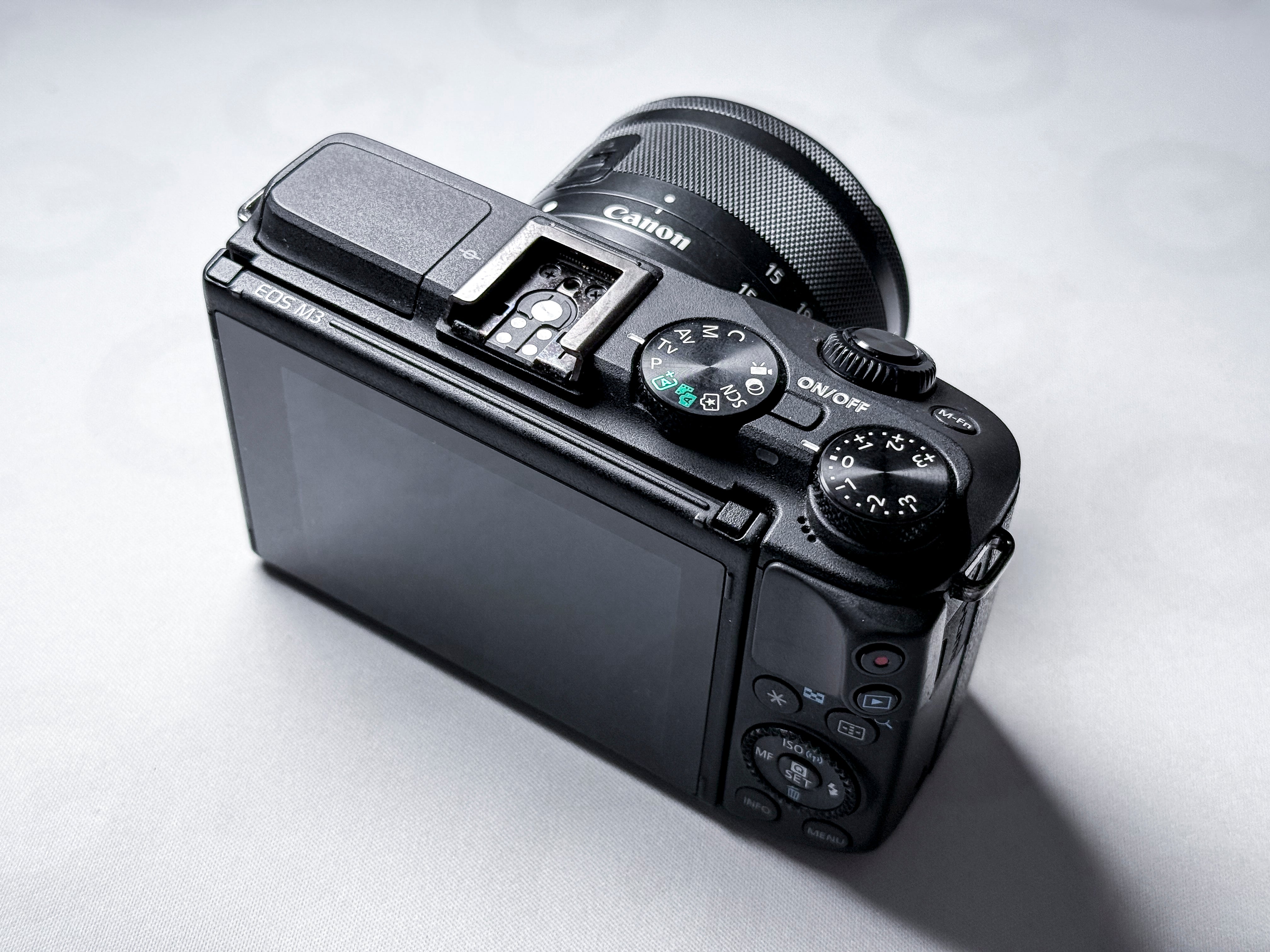 Canon EOS M3 Mirrorless EF-M + 15-45mm STM Kit - Warranty, Near Mint