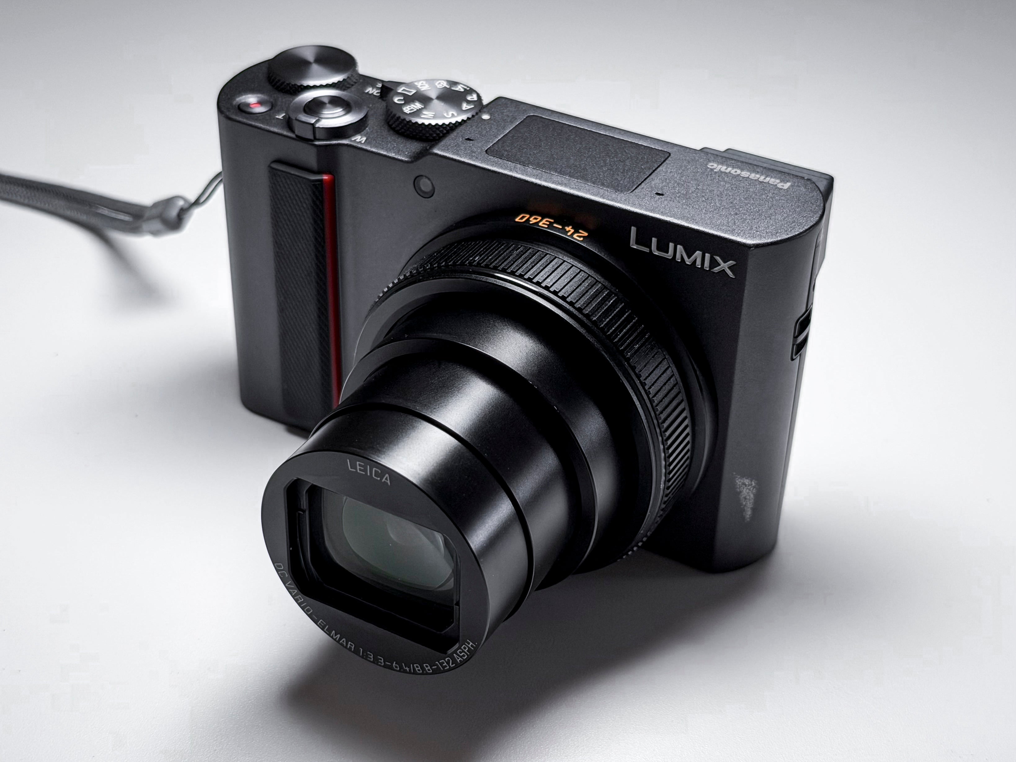 Panasonic Lumix TZ200 15x Leica Lens - 1 Year Warranty, Excellent ZS200 TZ-200