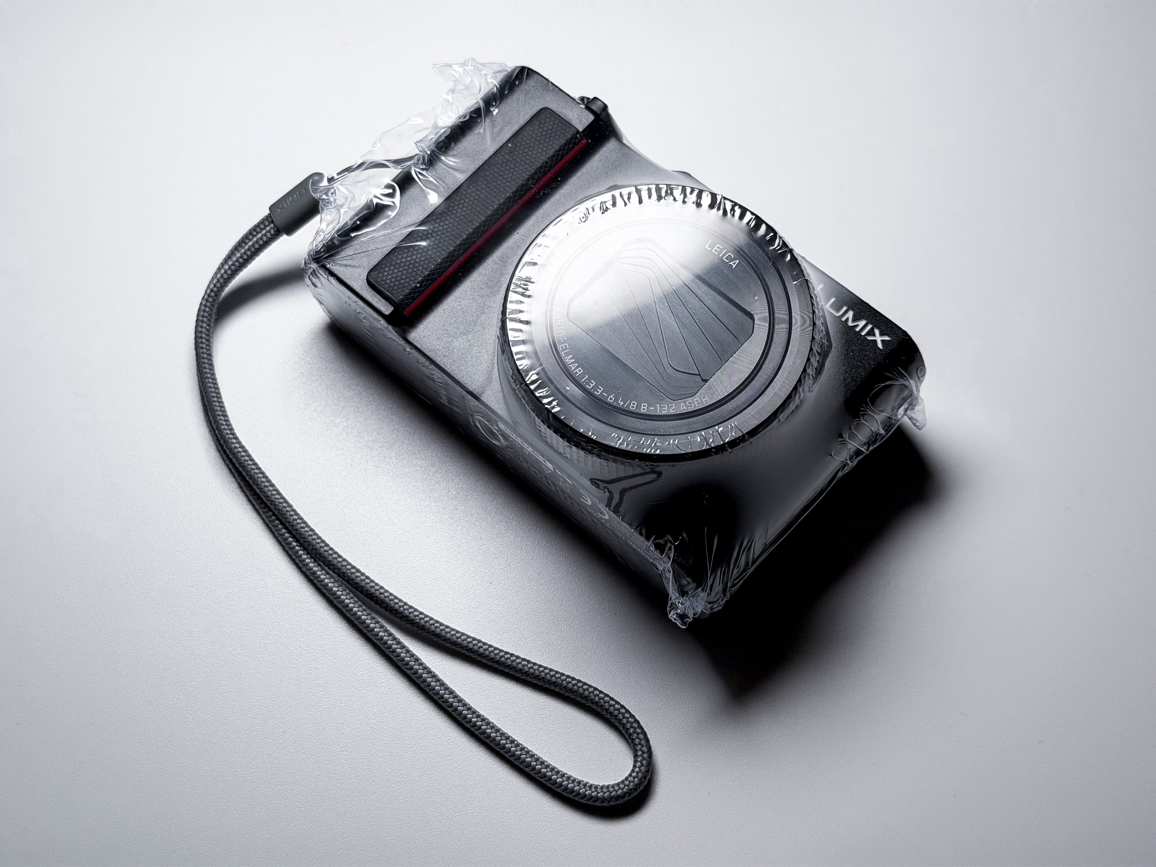 Panasonic Lumix TZ200 15x Leica Lens - 1 Year Warranty, Near Mint ZS200 TZ-200