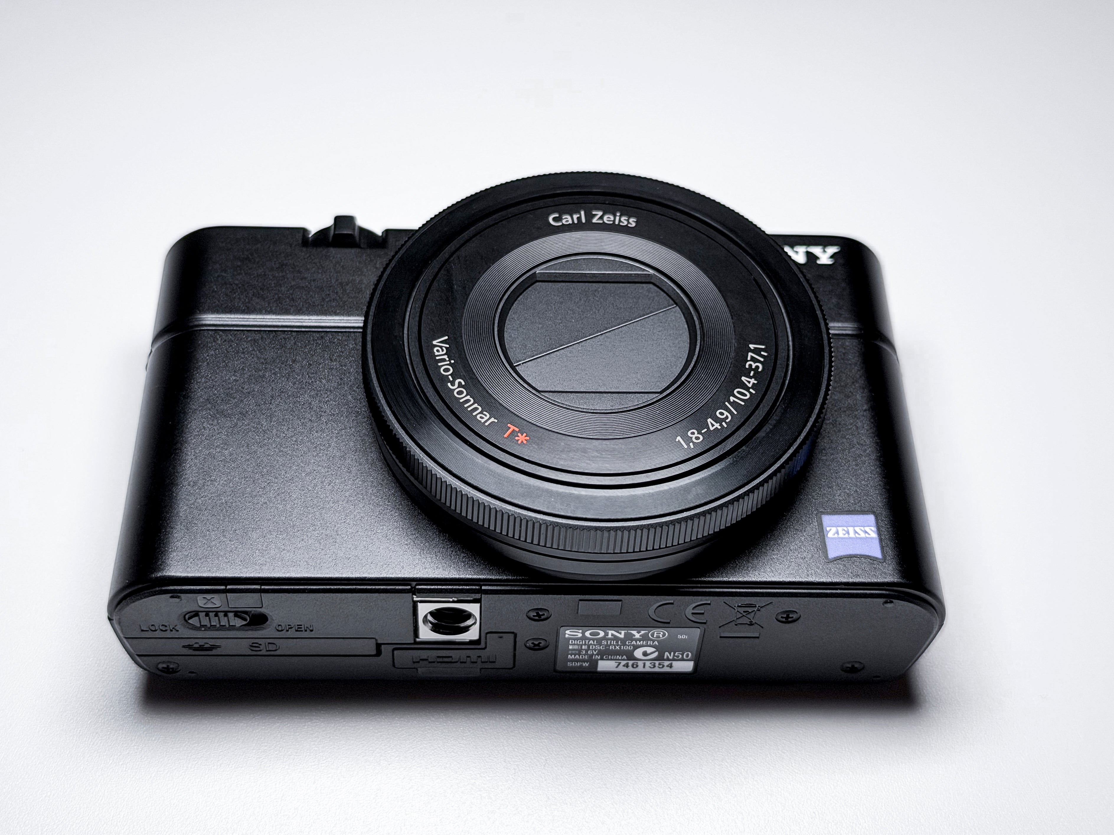 Sony RX100 Cyber-shot Digital Camera 20.2 Mpx - 1 Year Warranty RX 100 RX-100