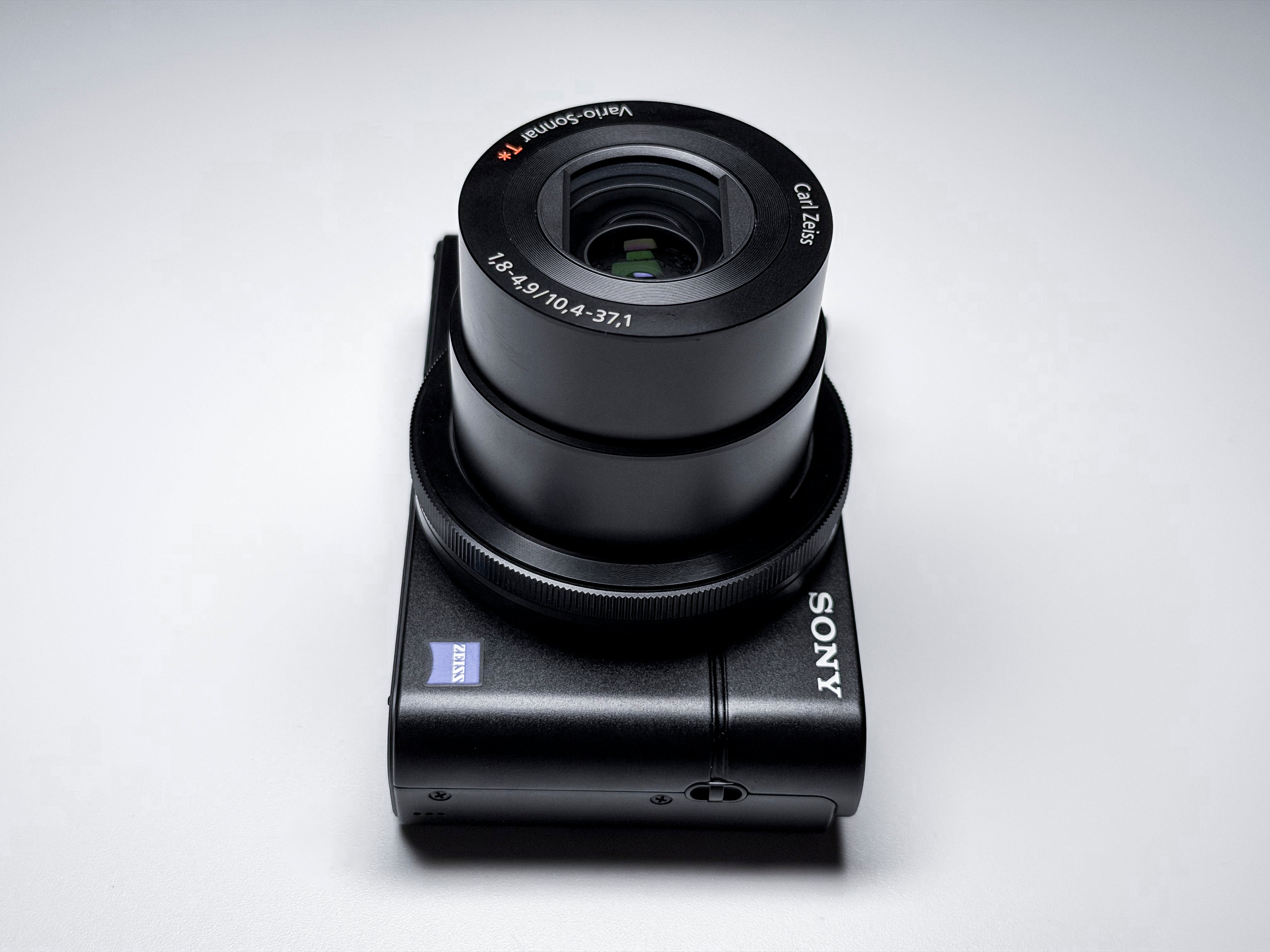 Sony RX100 Cyber-shot Digital Camera 20.2 Mpx - 1 Year Warranty RX 100 RX-100