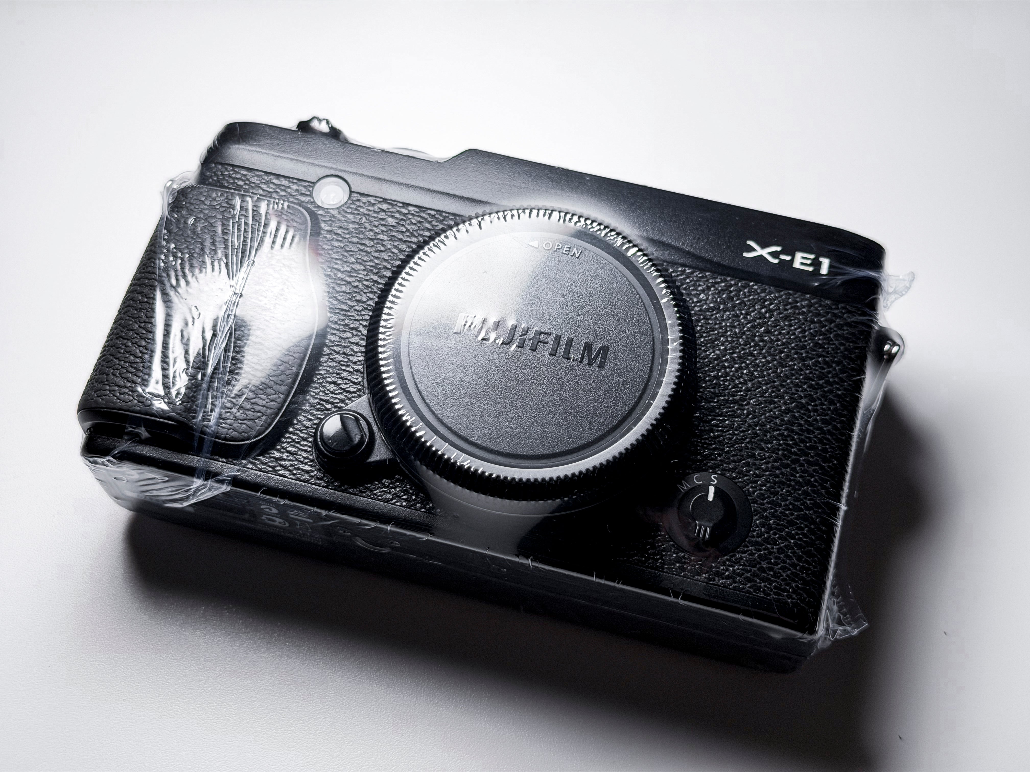 Fujifilm X-E1 APS-C Mirrorless Fuji XE1- Excellent, 1 Year Warranty