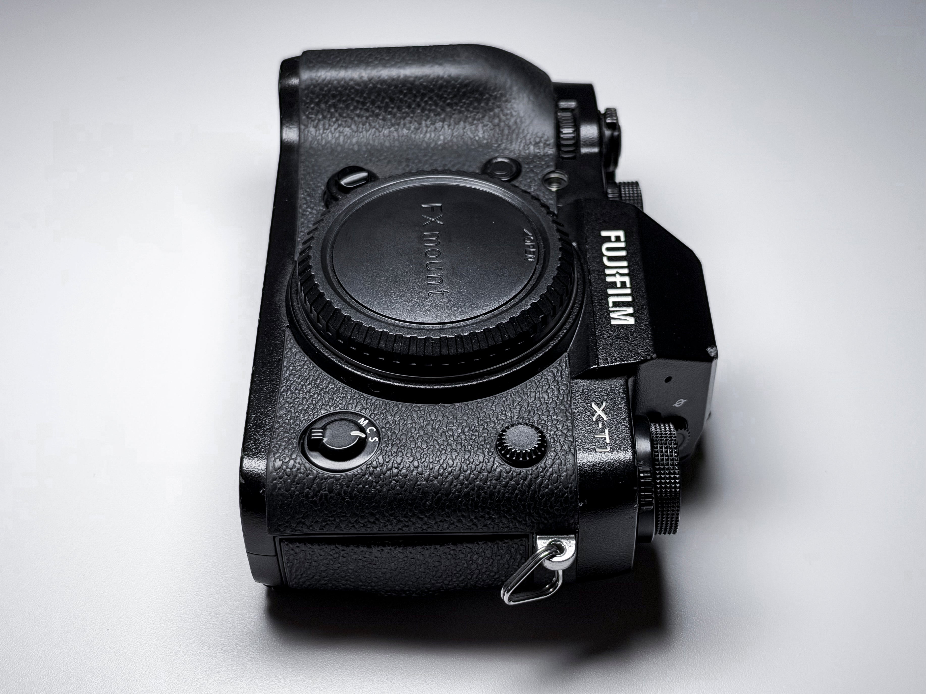 Fujifilm X-T1 APS-C Mirrorless Fuji XT1 - Perfectly Working, tripod socket repaired