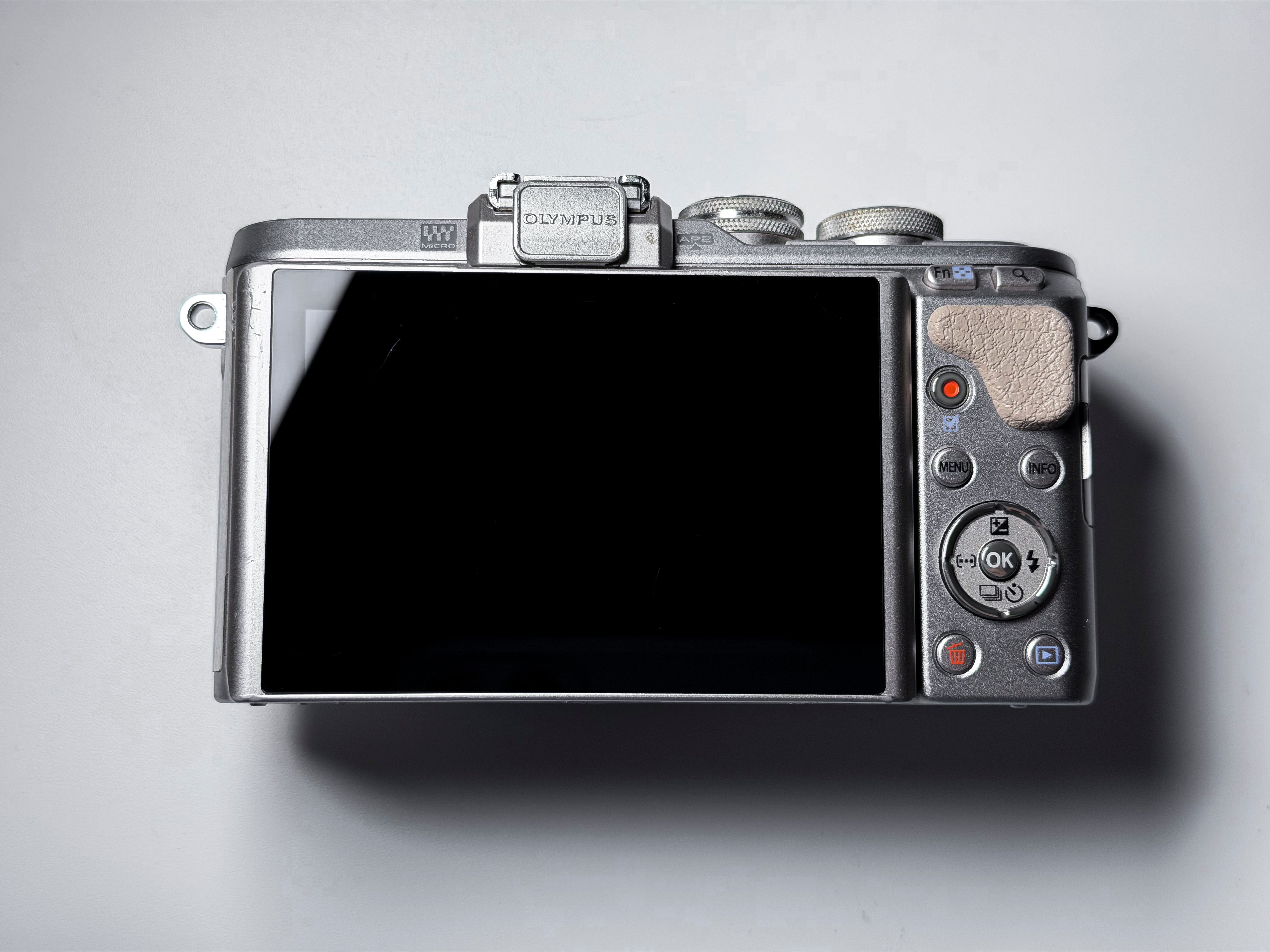 Olympus PEN E-PL8 Body MFT Mirrorless Camera - Excellent, 1 Year Warranty