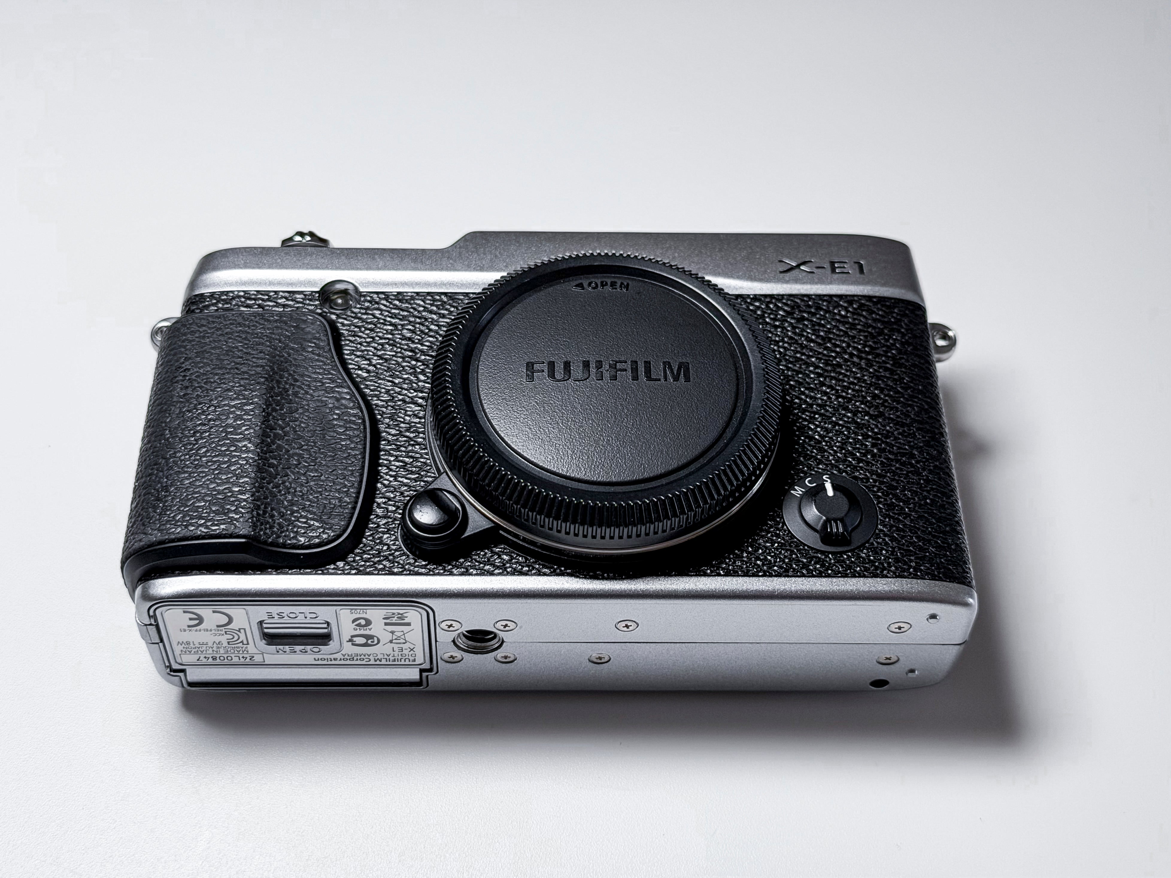 Fujifilm X-E1 Mirrorless Body 16.3 Mpx Fuji XE1 - 1 Year Warranty, Excellent