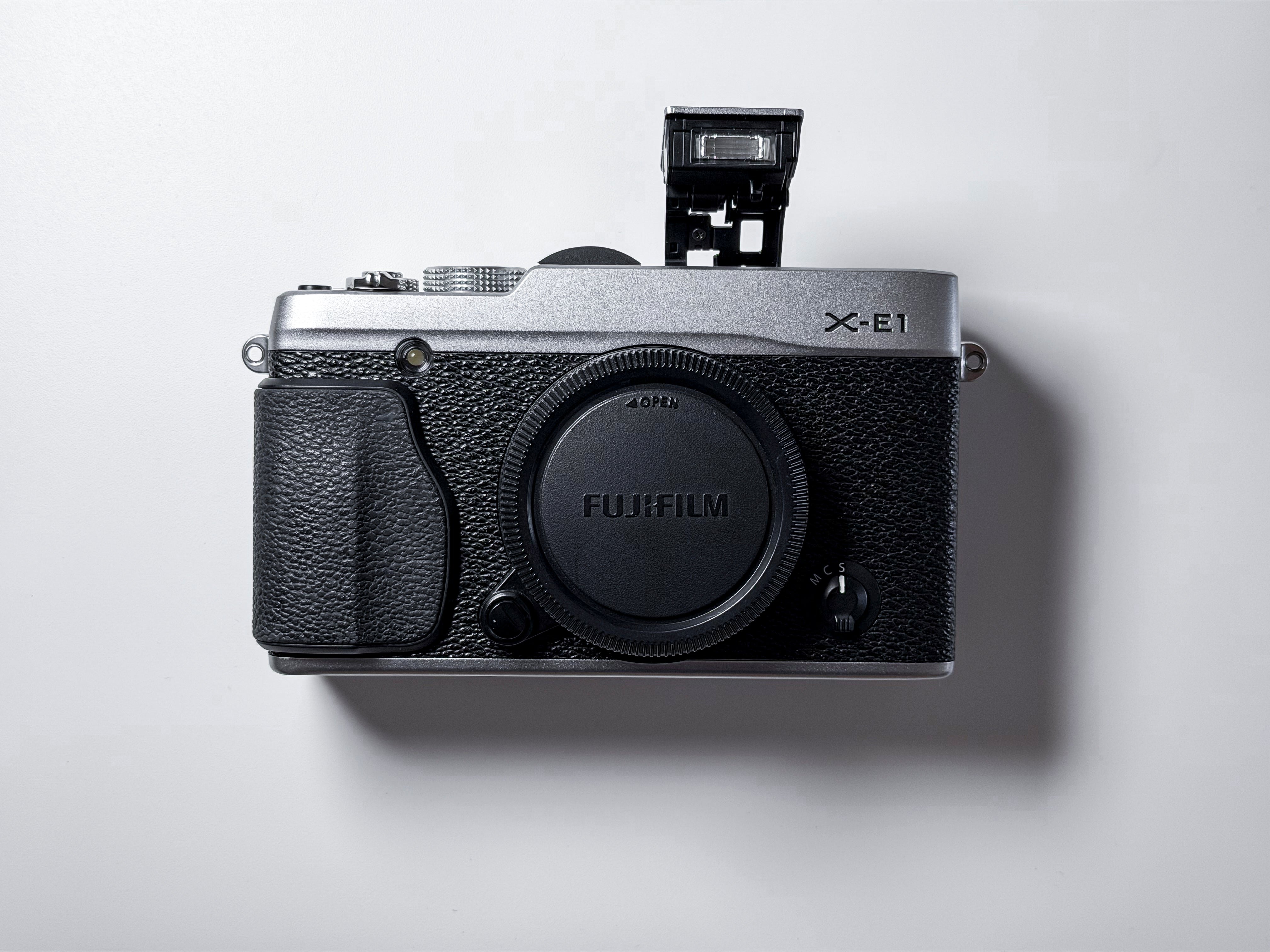 Fujifilm X-E1 Mirrorless Body 16.3 Mpx Fuji XE1 - 1 Year Warranty, Excellent