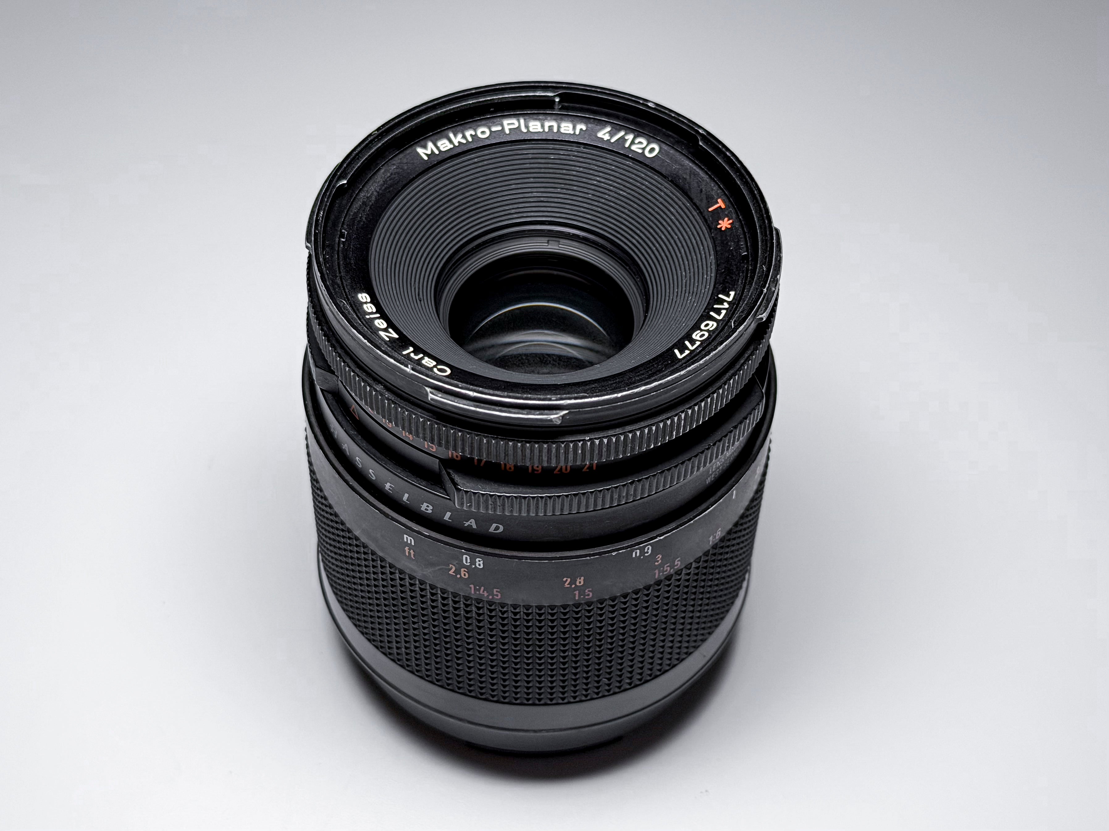 Hasselblad 120mm f/4.0 Makro Planar T* CF Lens - Working, Slight Haze inside