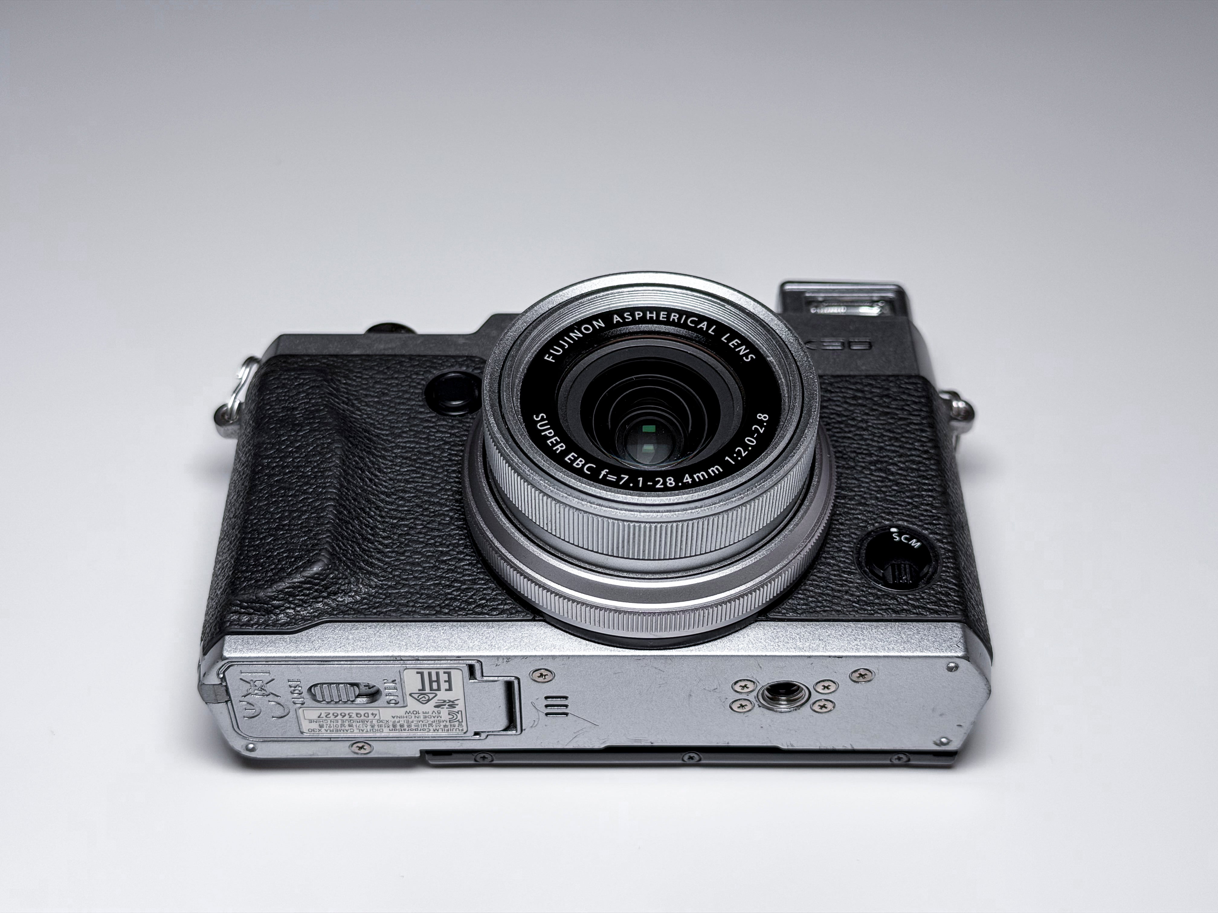 Fujifilm X30 Compact Camera Fuji 4X Zoom - 1 Year Warranty, Excellent