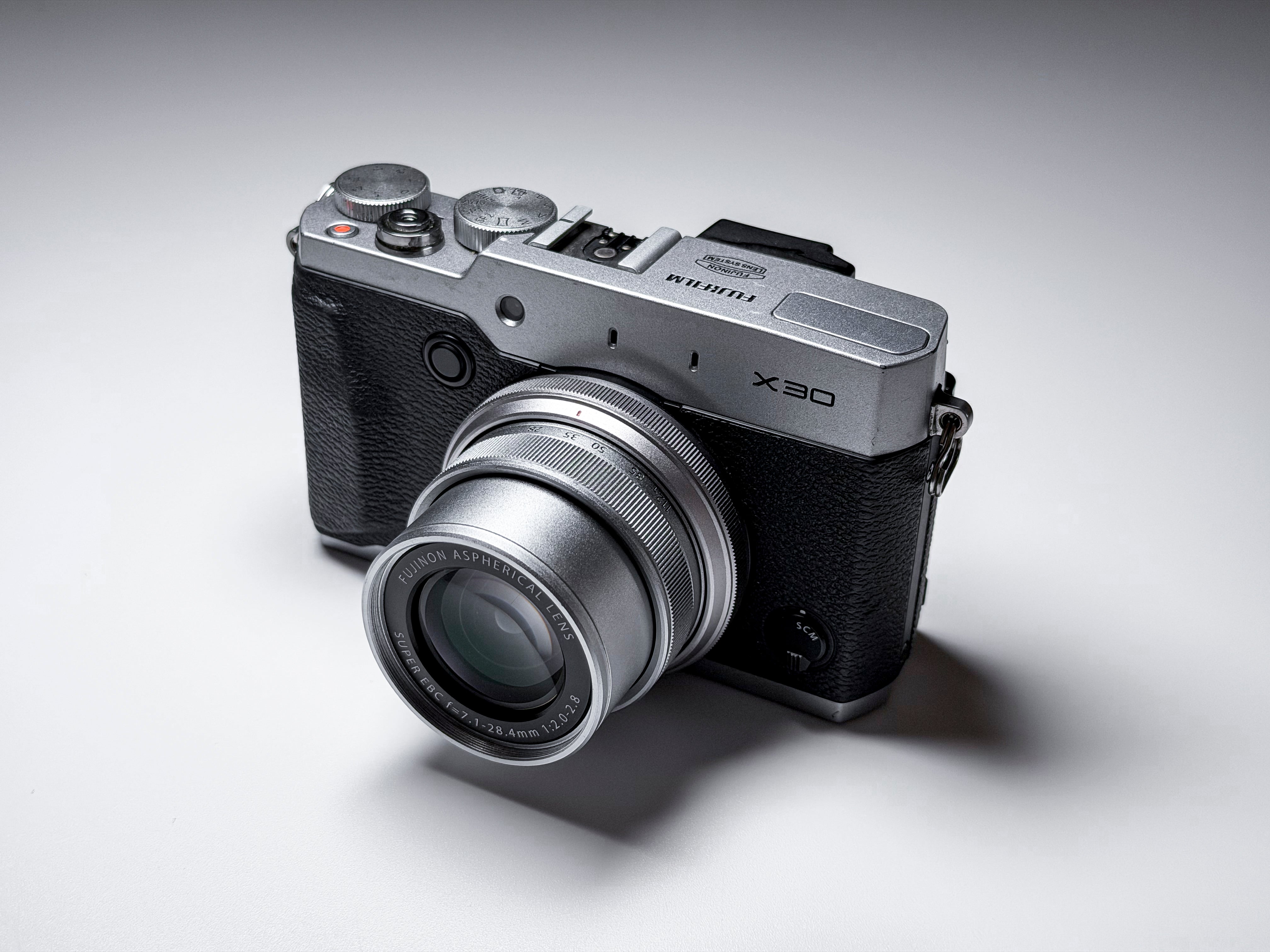 Fujifilm X30 Compact Camera Fuji 4X Zoom - 1 Year Warranty, Excellent