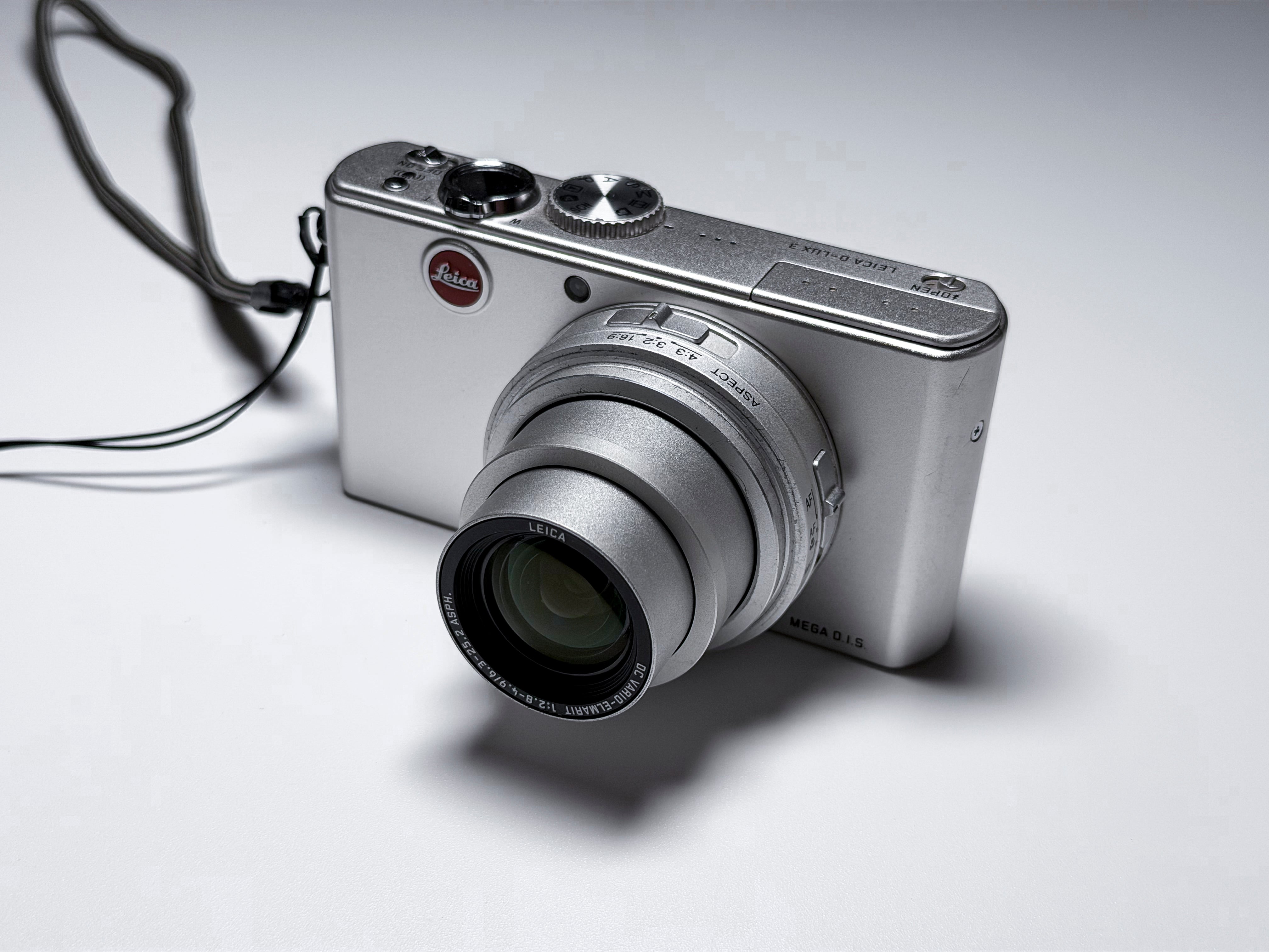 Leica D-Lux 3 CCD Camera Silver 4x Zoom - 1 Year Warranty, Excellent Dlux 3