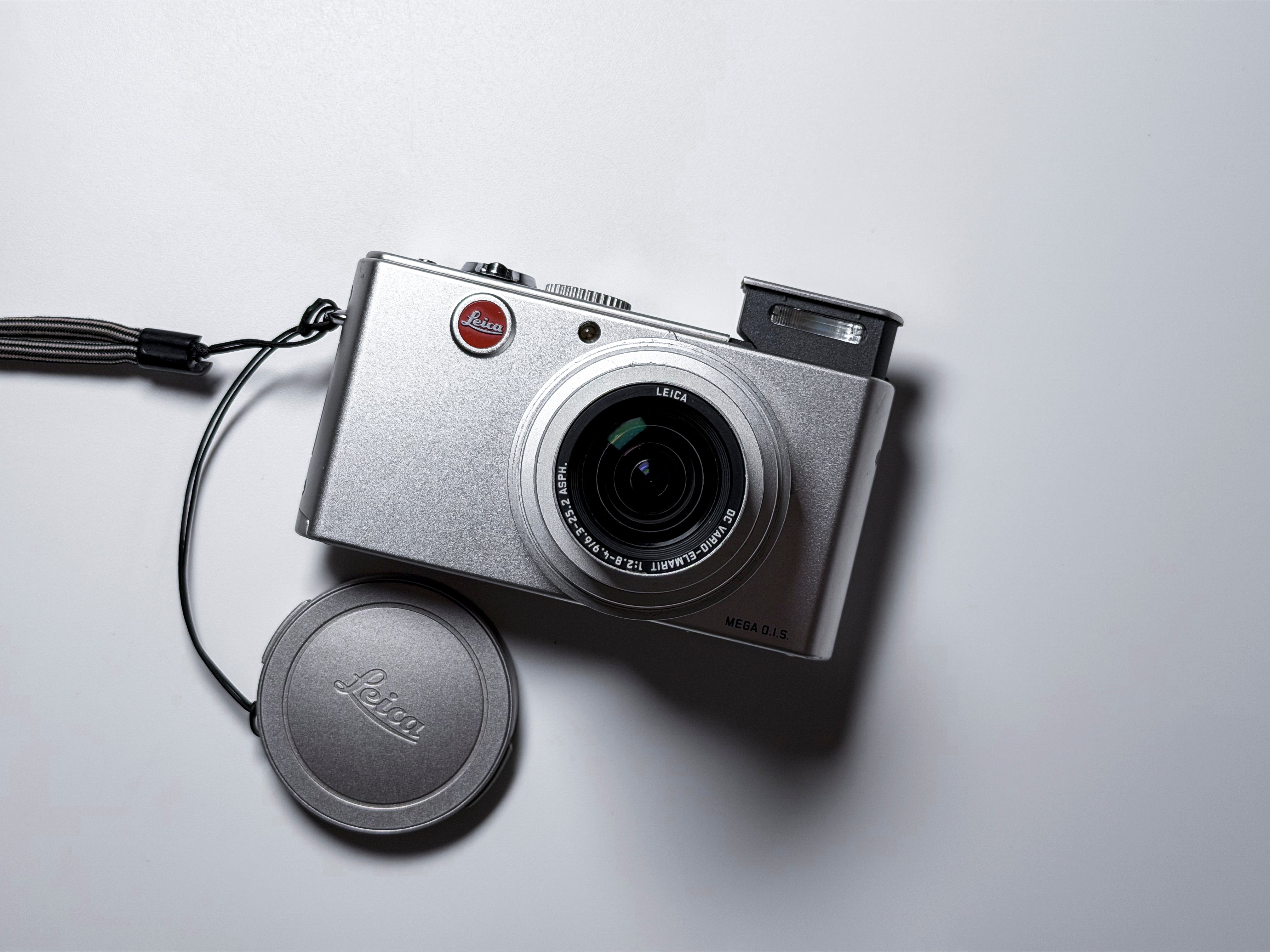 Leica D-Lux 3 CCD Camera Silver 4x Zoom - 1 Year Warranty, Excellent D