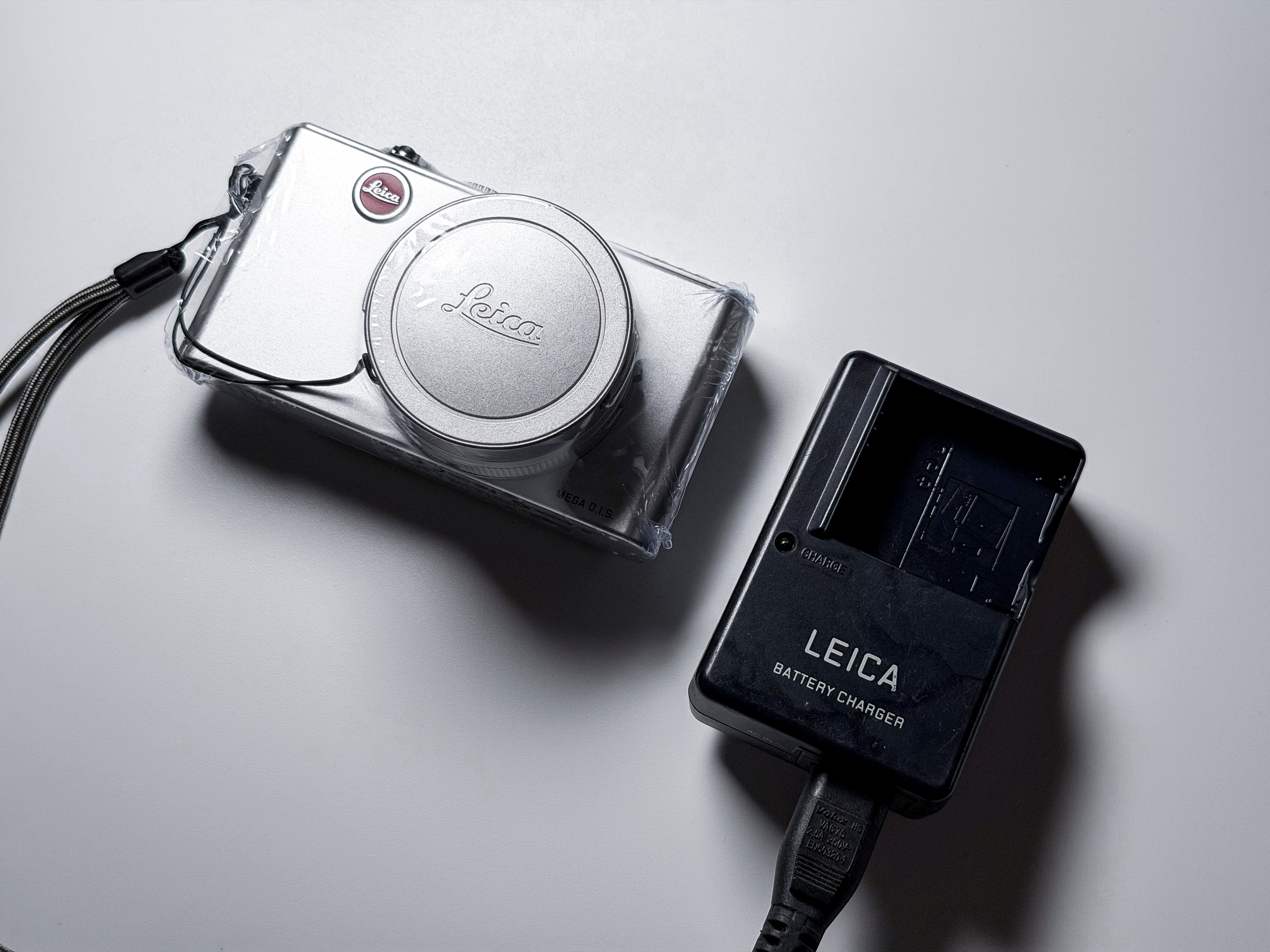 Leica D-Lux 3 CCD Camera Silver 4x Zoom - 1 Year Warranty, Excellent Dlux 3
