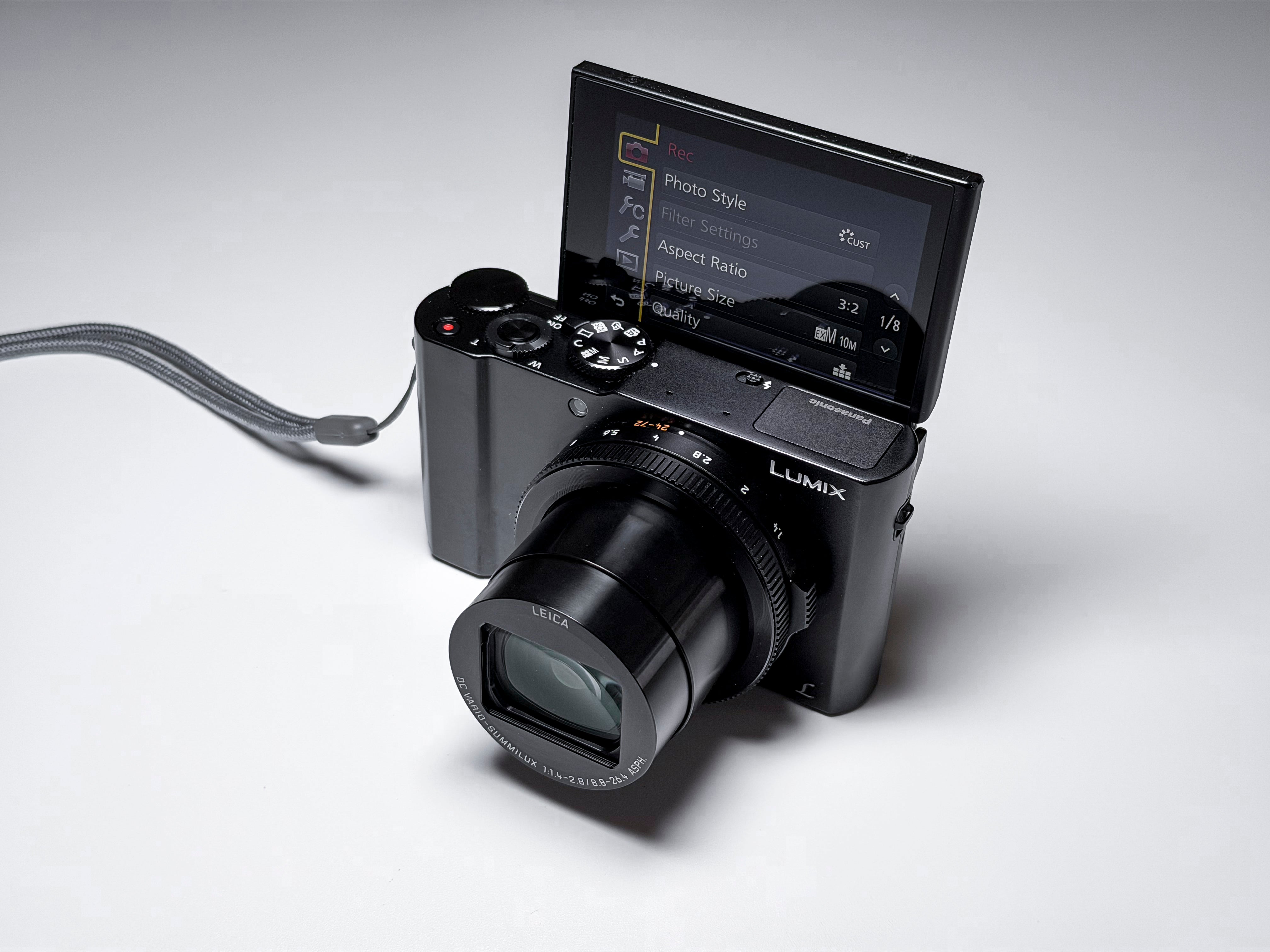 Panasonic Lumix LX15 LX10 with Leica Summilux 4K - Warranty, Excellent Condition