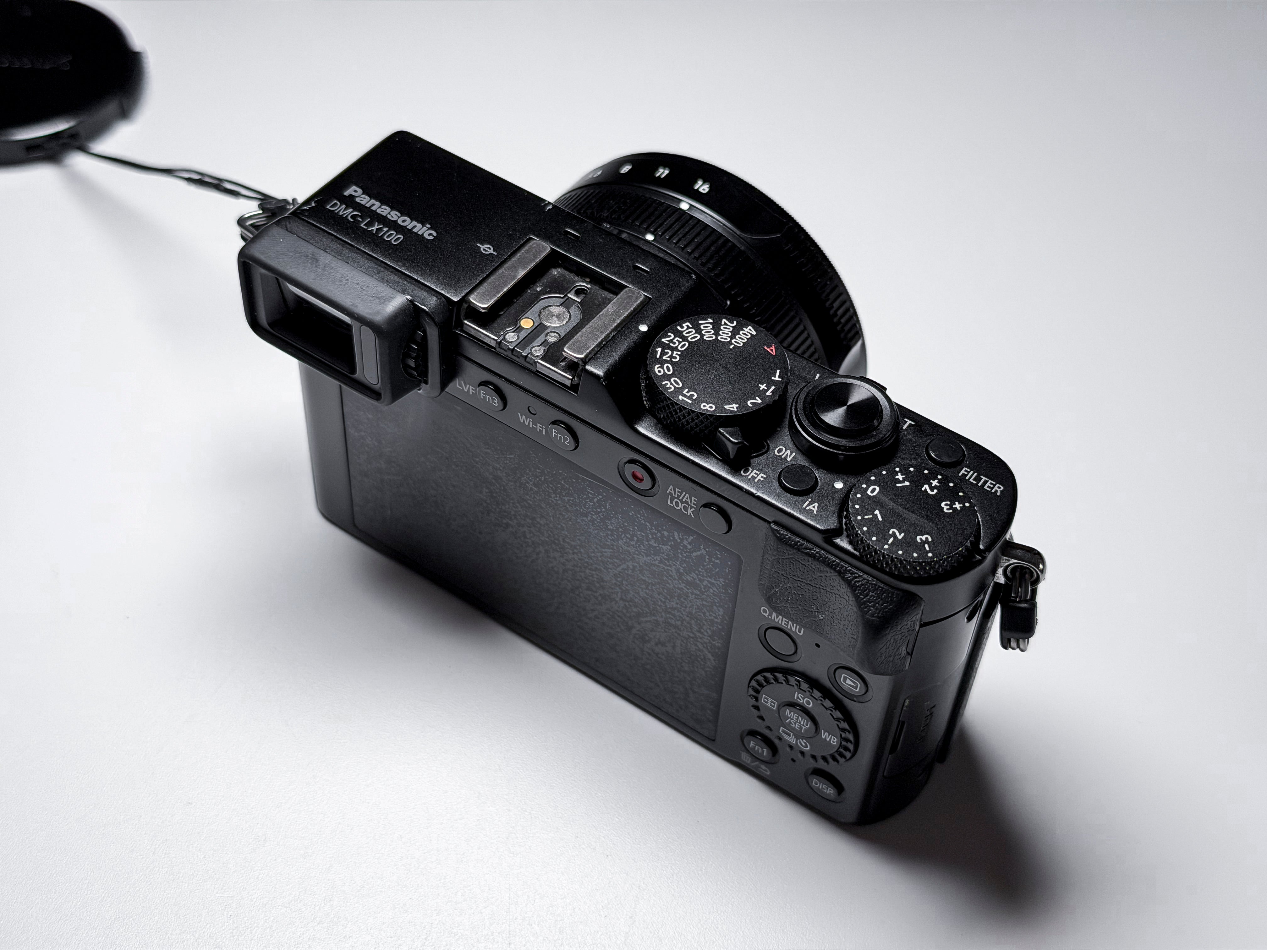 Panasonic Lumix LX100 Leica Summilux Lens - 1 Year Warranty, Excellent