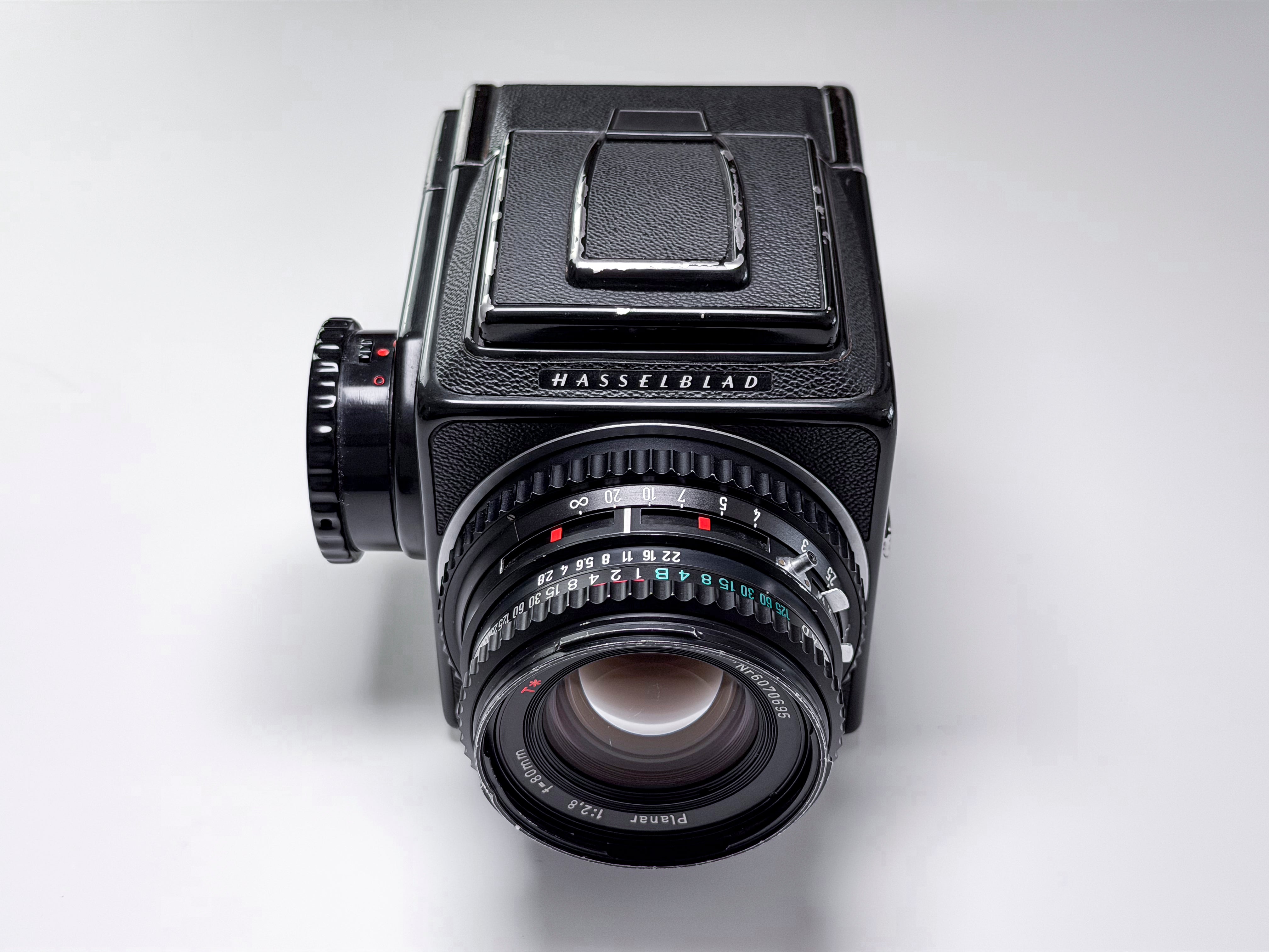 Hasselblad 500 CM c/m + 80mm Zeiss T* + Prism - Medium Format Excellent