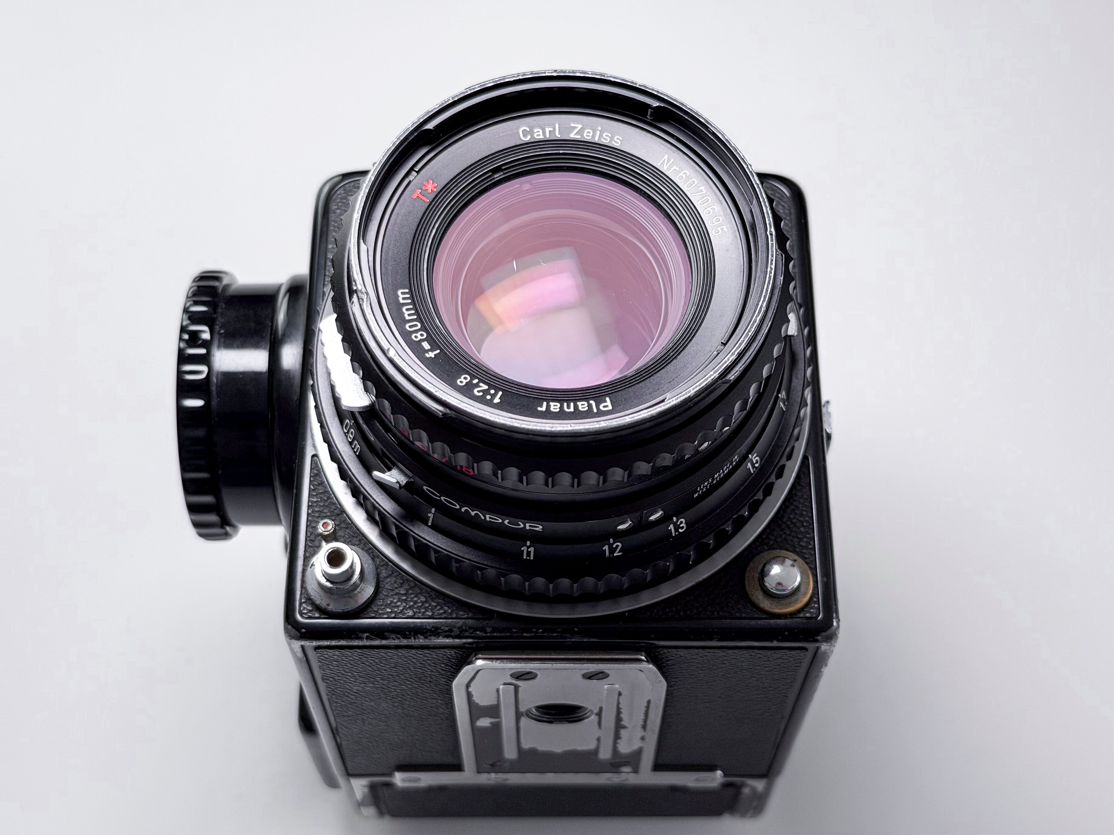Hasselblad 500 CM c/m + 80mm Zeiss T* + Prism - Medium Format Excellent