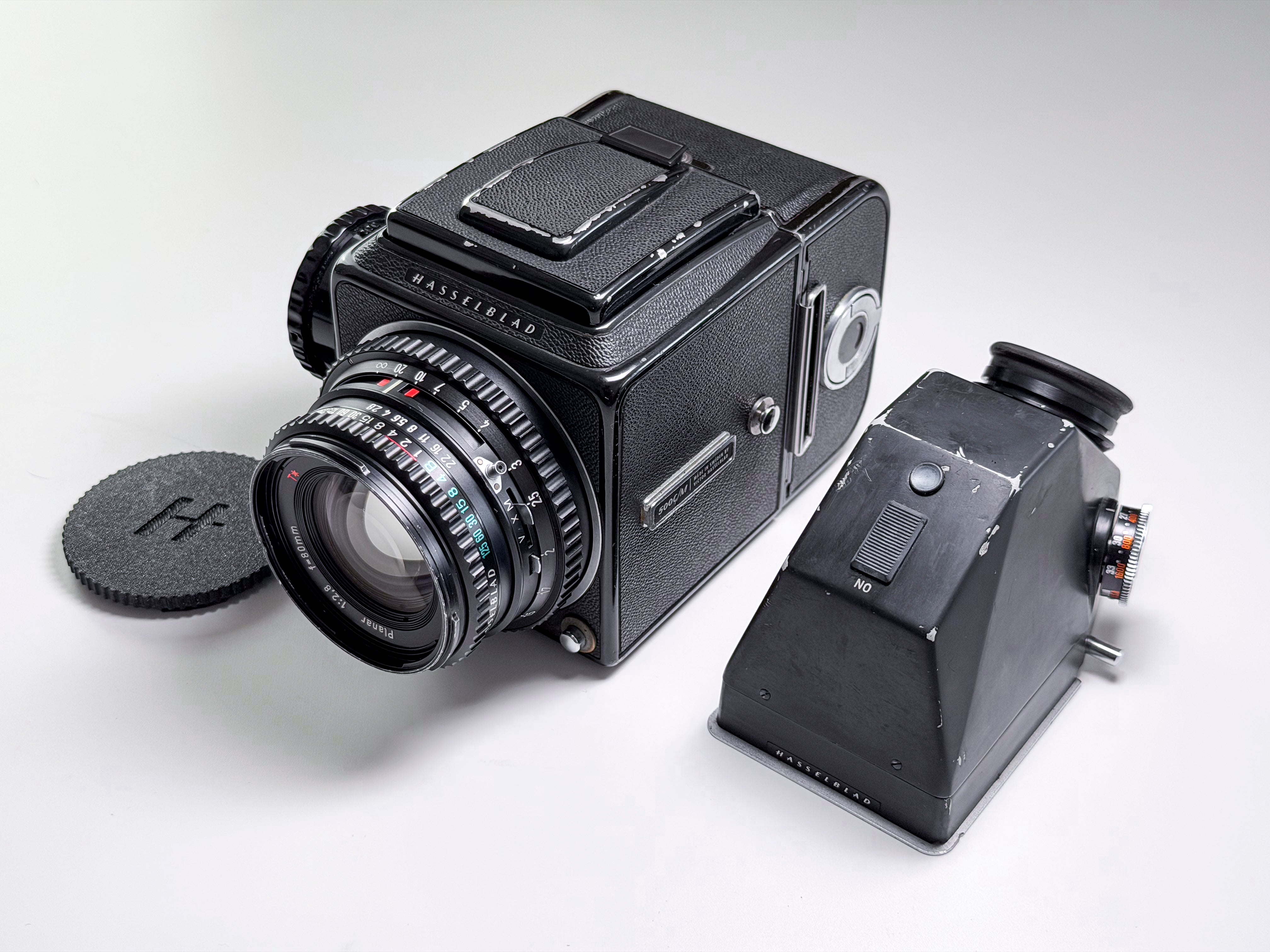 Hasselblad 500 CM c/m + 80mm Zeiss T* + Prism - Medium Format Excellent
