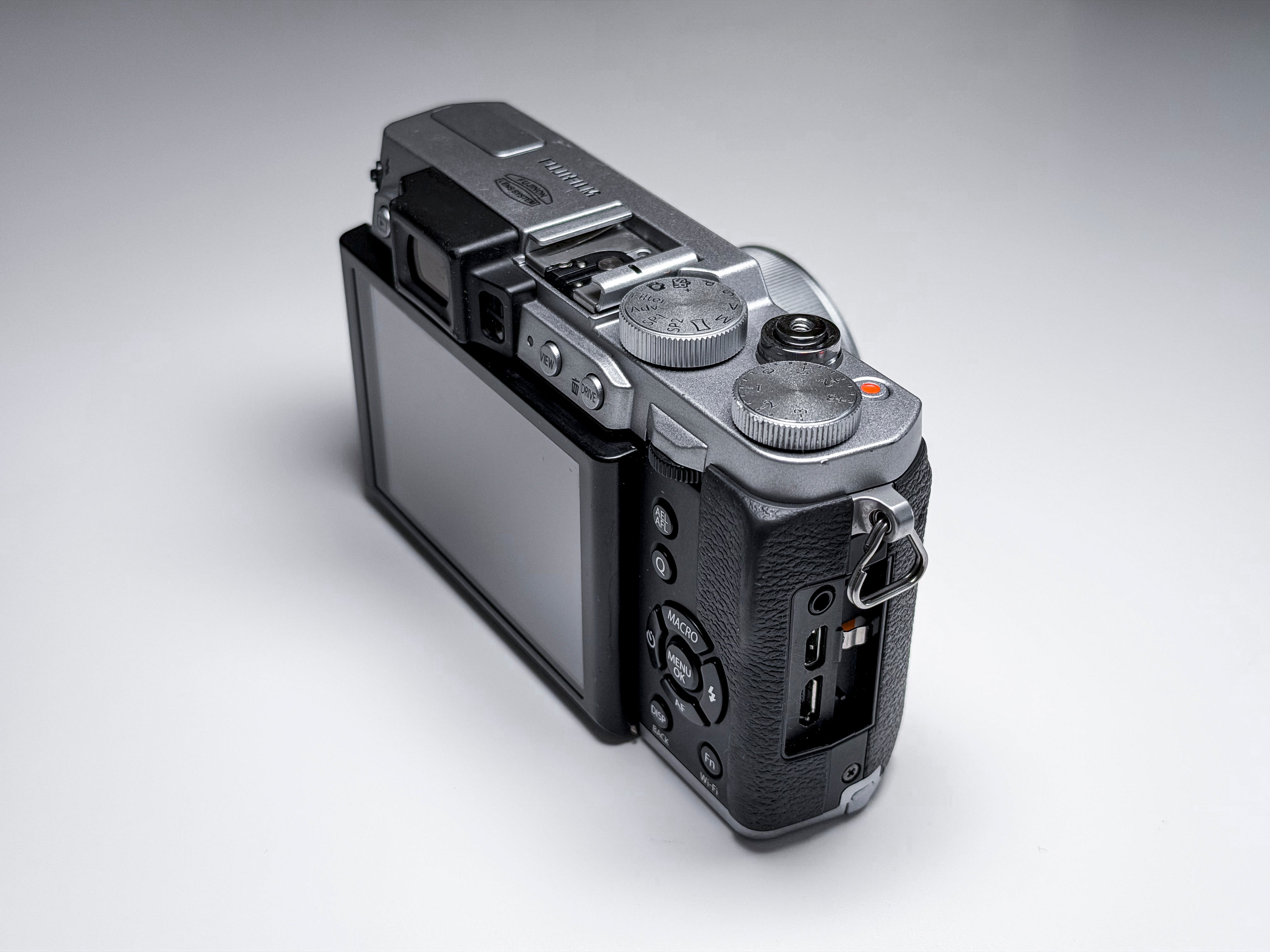 Fujifilm X30 Compact Camera Fuji 4X Zoom - 1 Year Warranty