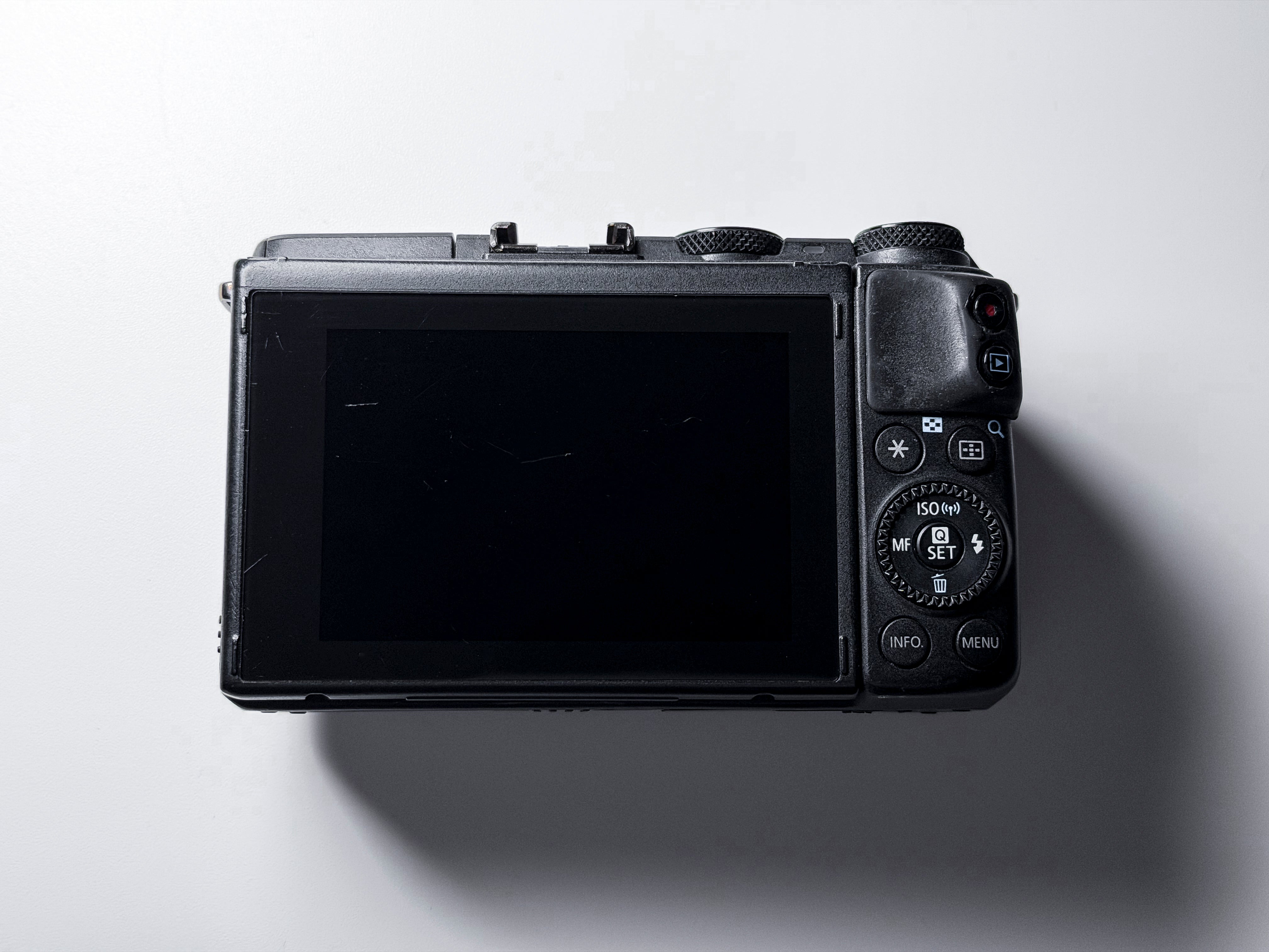 Canon EOS M3 + EF Adapter Mirrorless APS-C 24.2 Mpx - 1 Year Warranty, Excellent