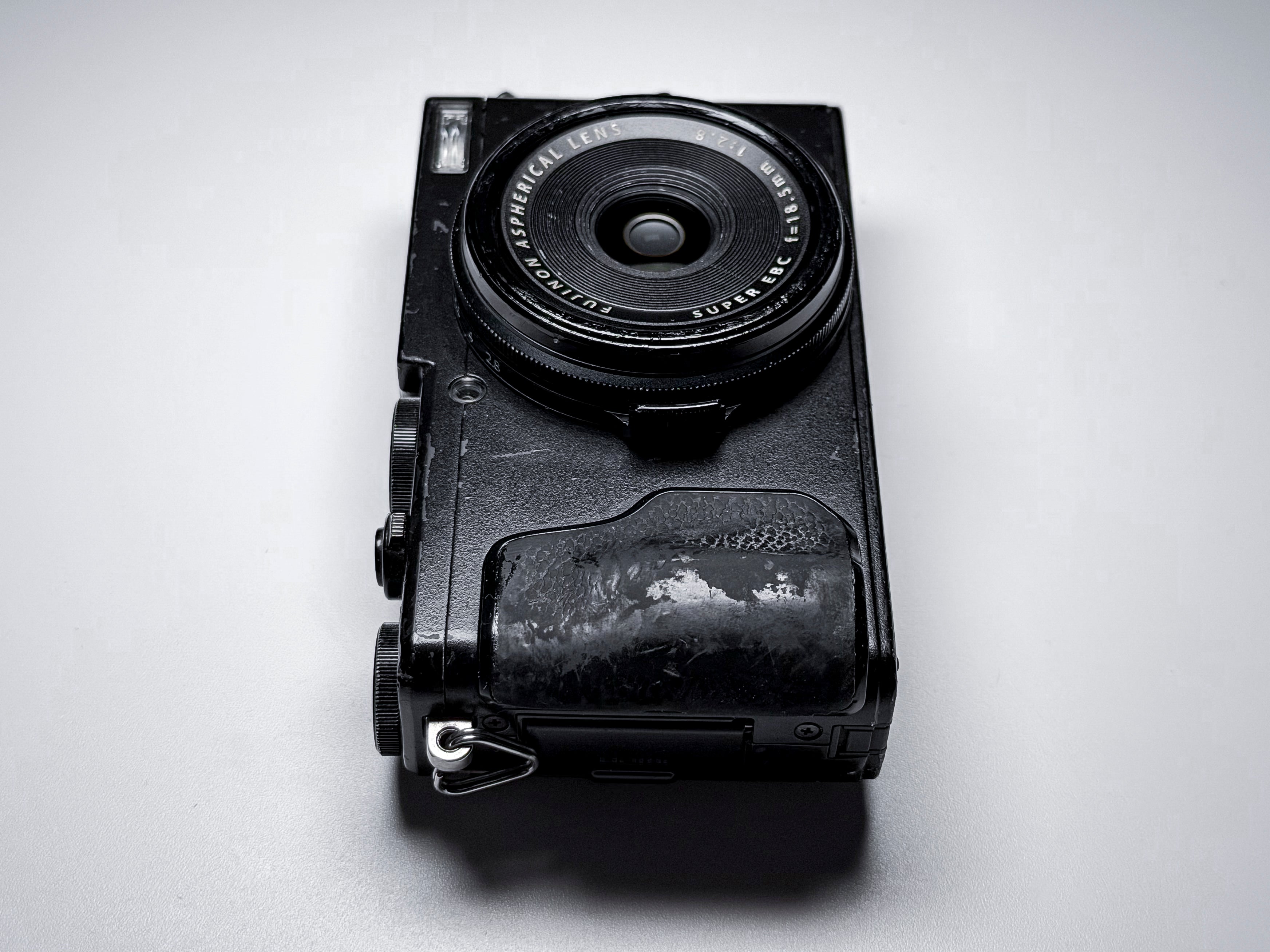 Fujifilm X70 APS-C 16.3 Mpx 18.5mm Lens - 1 Year Warranty, Perfectly Working