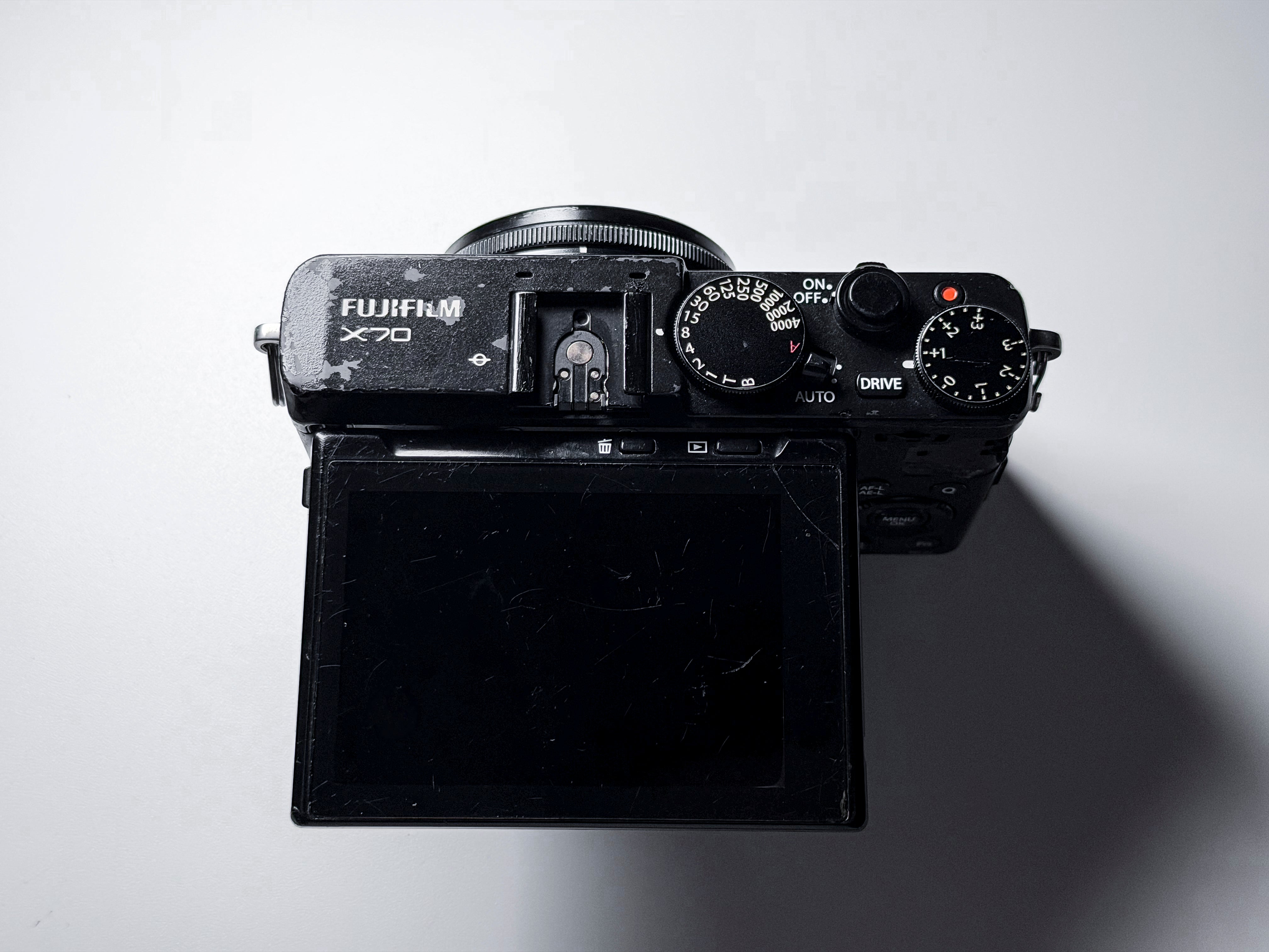 Fujifilm X70 APS-C 16.3 Mpx 18.5mm Lens - 1 Year Warranty, Perfectly Working