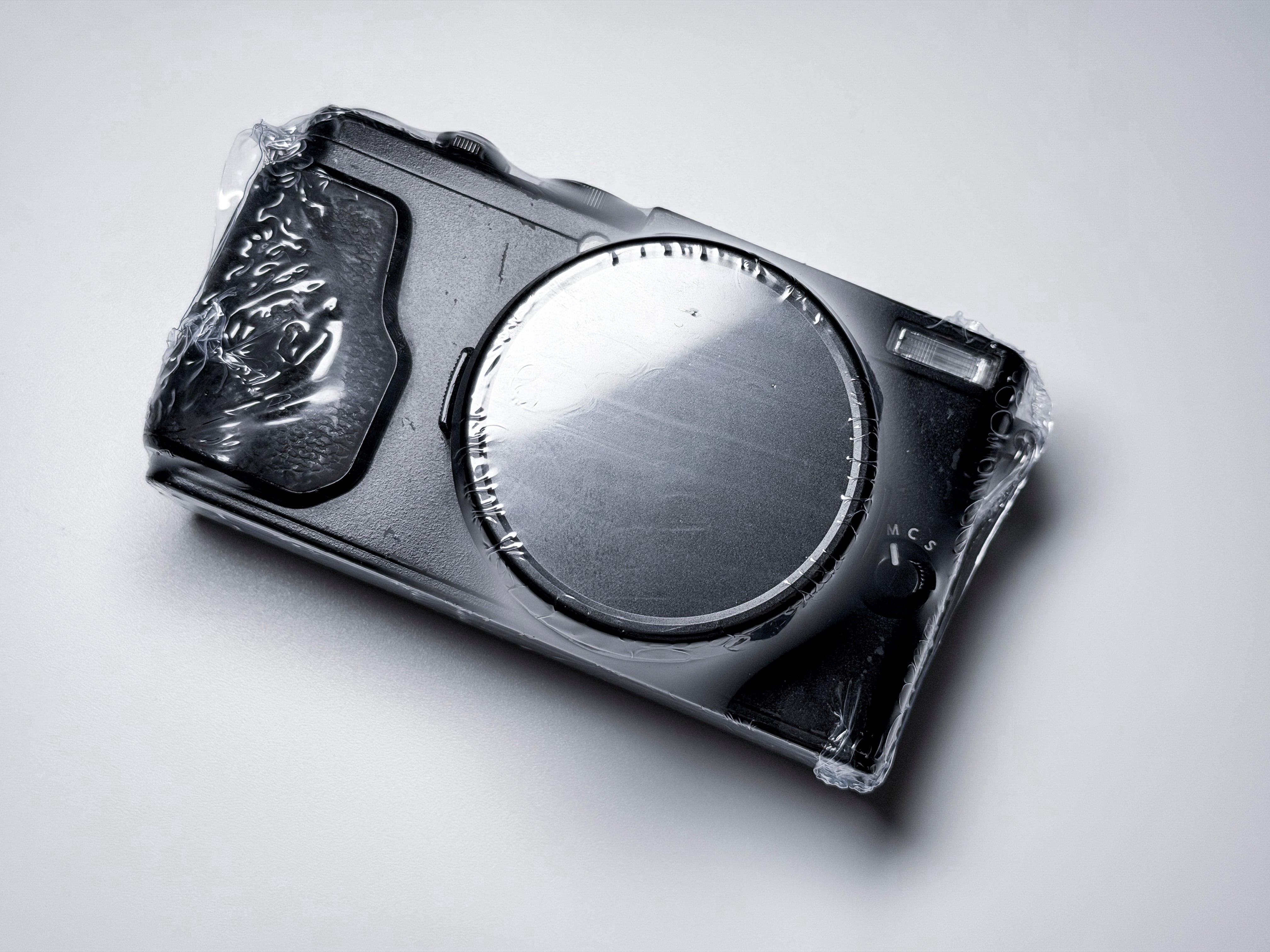 Fujifilm X70 APS-C 16.3 Mpx 18.5mm Lens - 1 Year Warranty, Perfectly Working