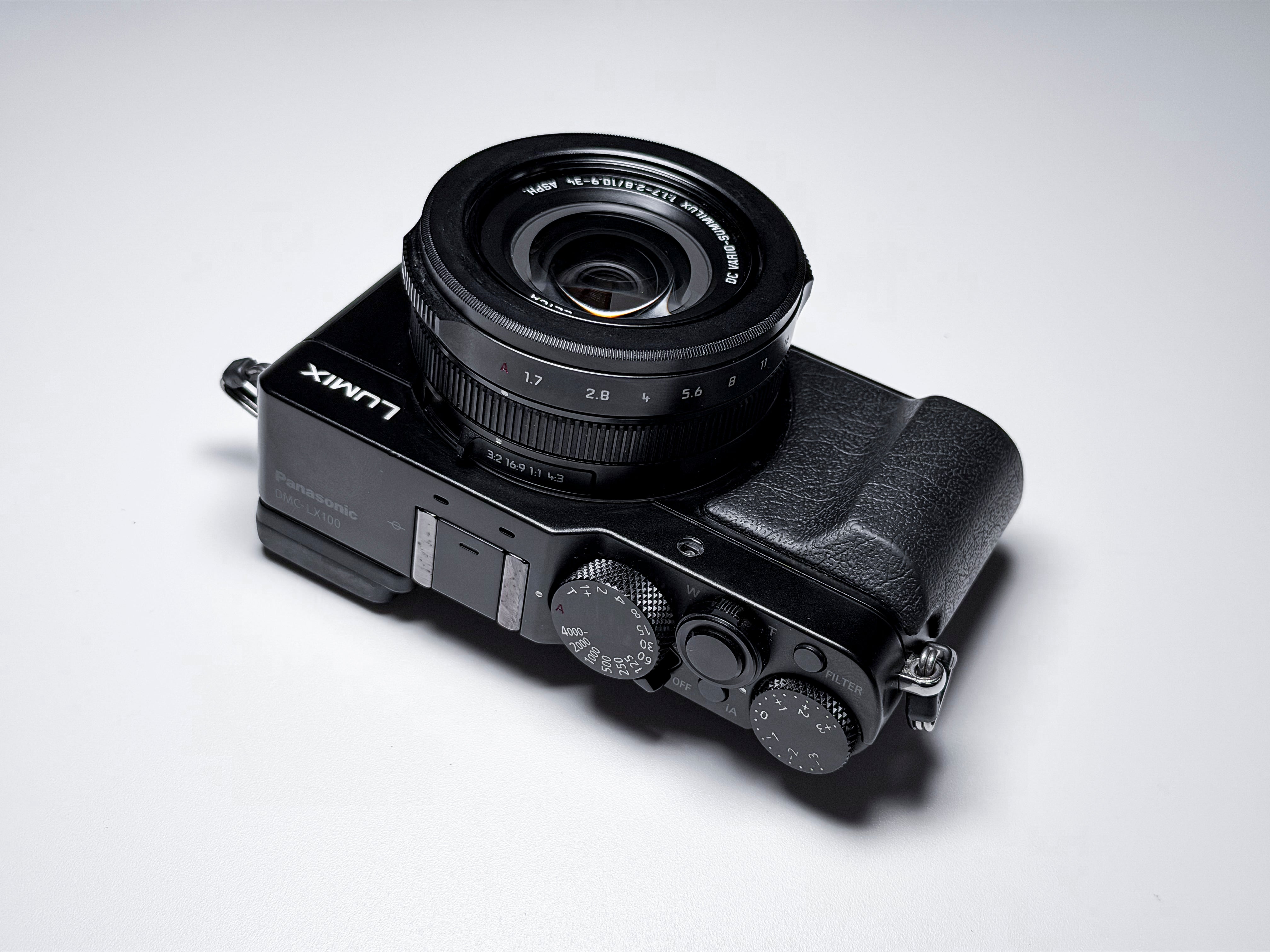 Panasonic Lumix LX100 Leica Lens - 1 Year Warranty, Excellent