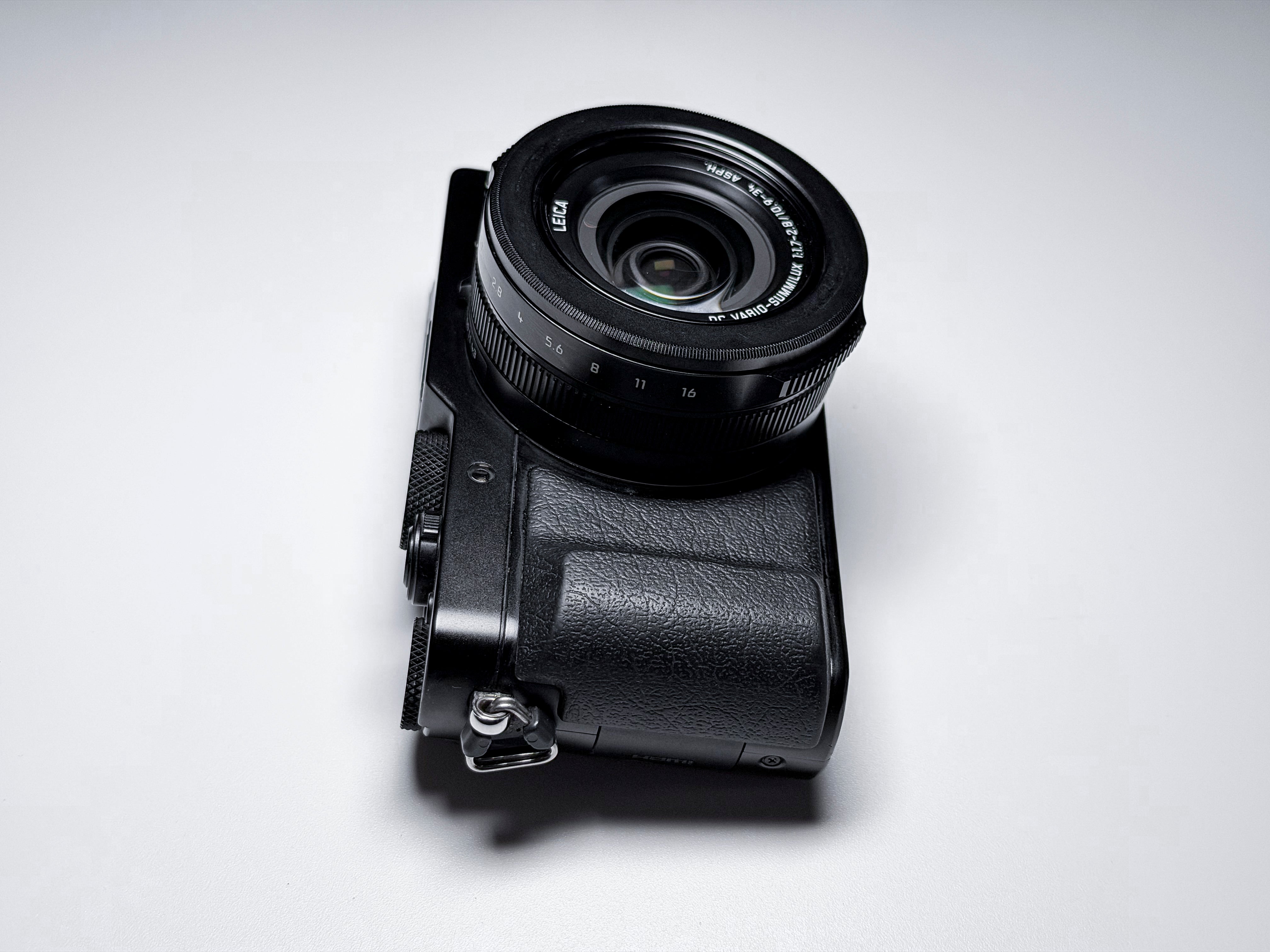 Panasonic Lumix LX100 Leica Lens - 1 Year Warranty, Excellent