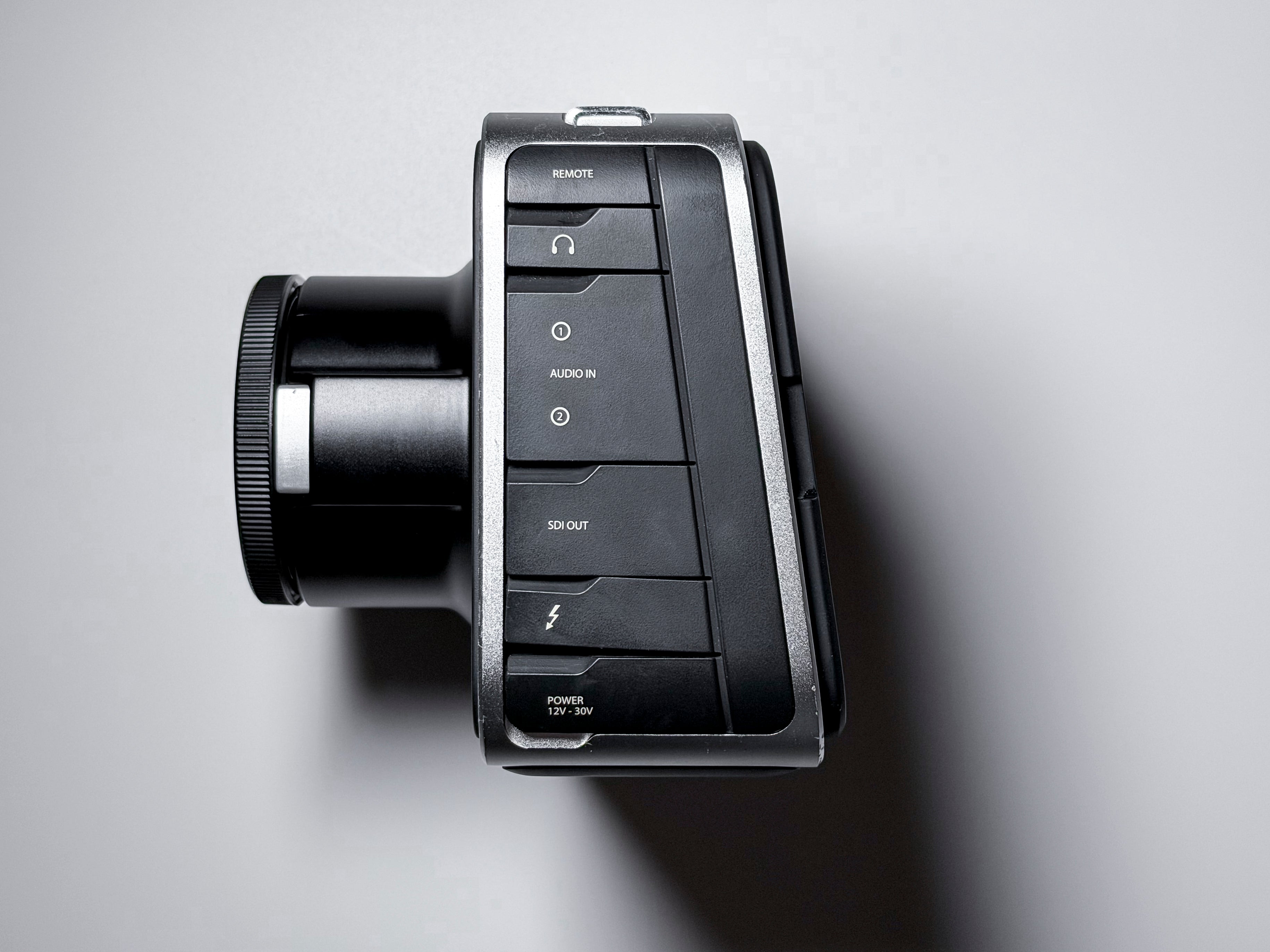 Blackmagic Cinema Camera 2.5K EF + SSD Kit Global Shutter - 1 Year Warranty