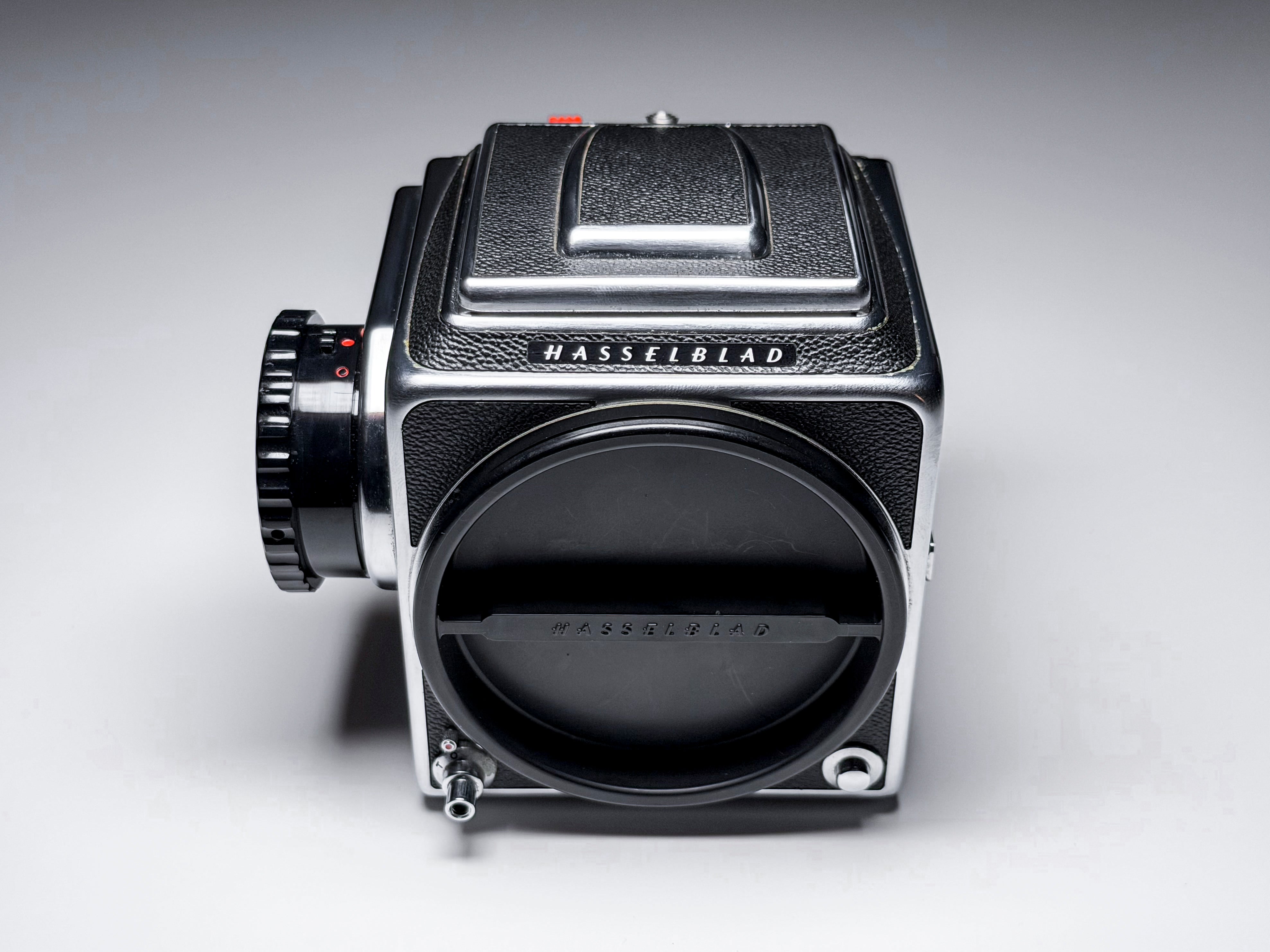 NEAR MINT Hasselblad 500 C/M CM  Medium Format Film Camera + A12, With Box, CLAd